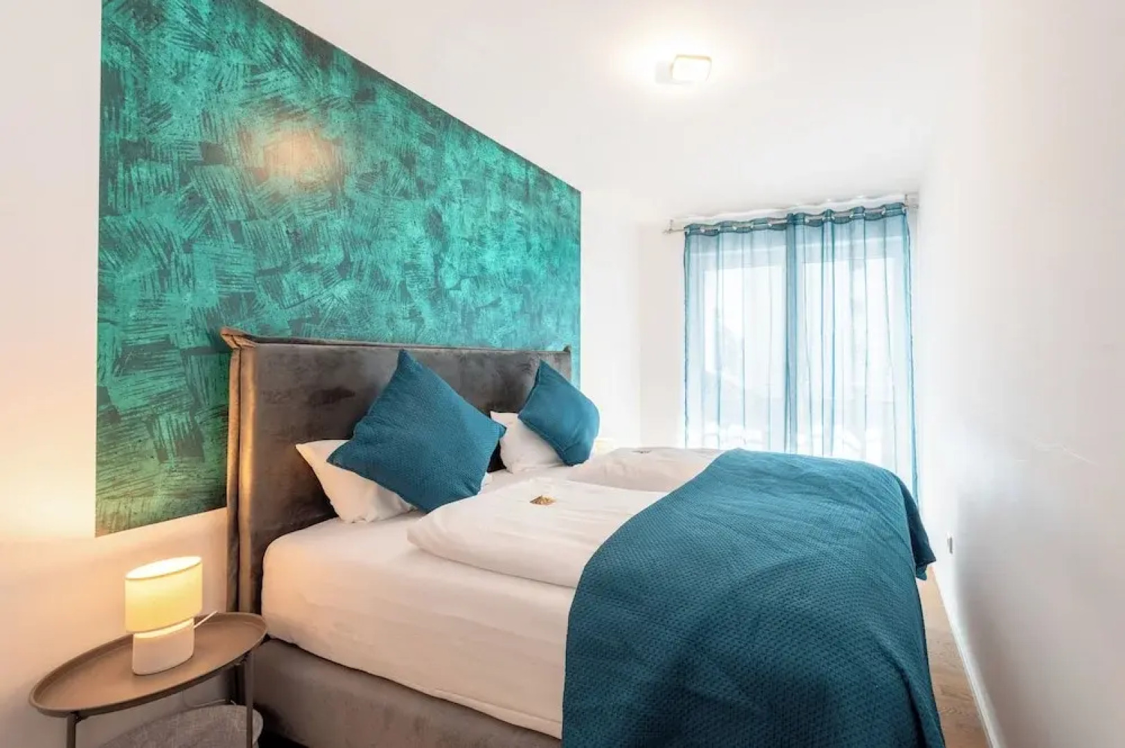 Lit Living Luxus - Box Spring - Parking