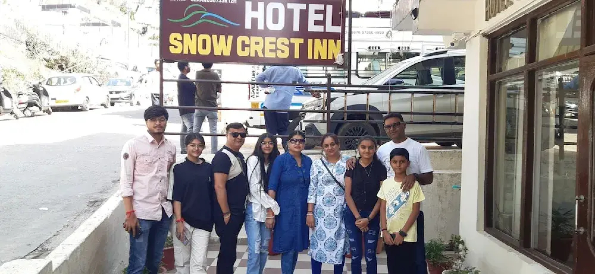 Hotel Snow Crest Inn
