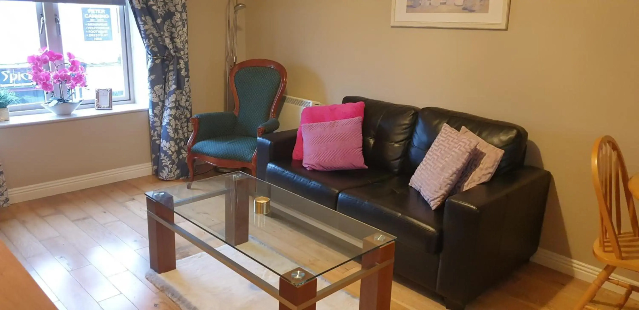 Trim centre apartment