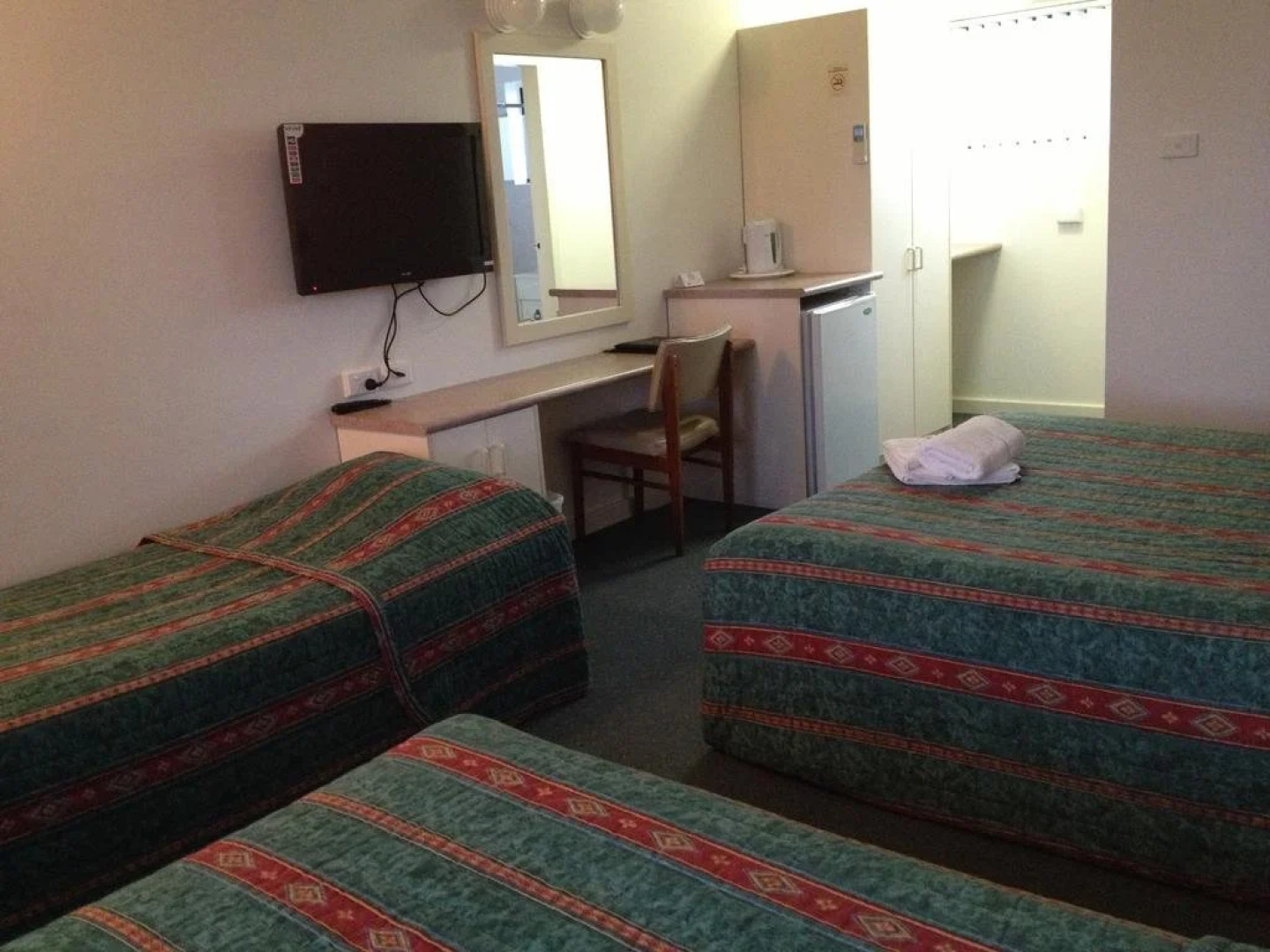 Comfy 2-bedroom Apartment With a Clyde River View