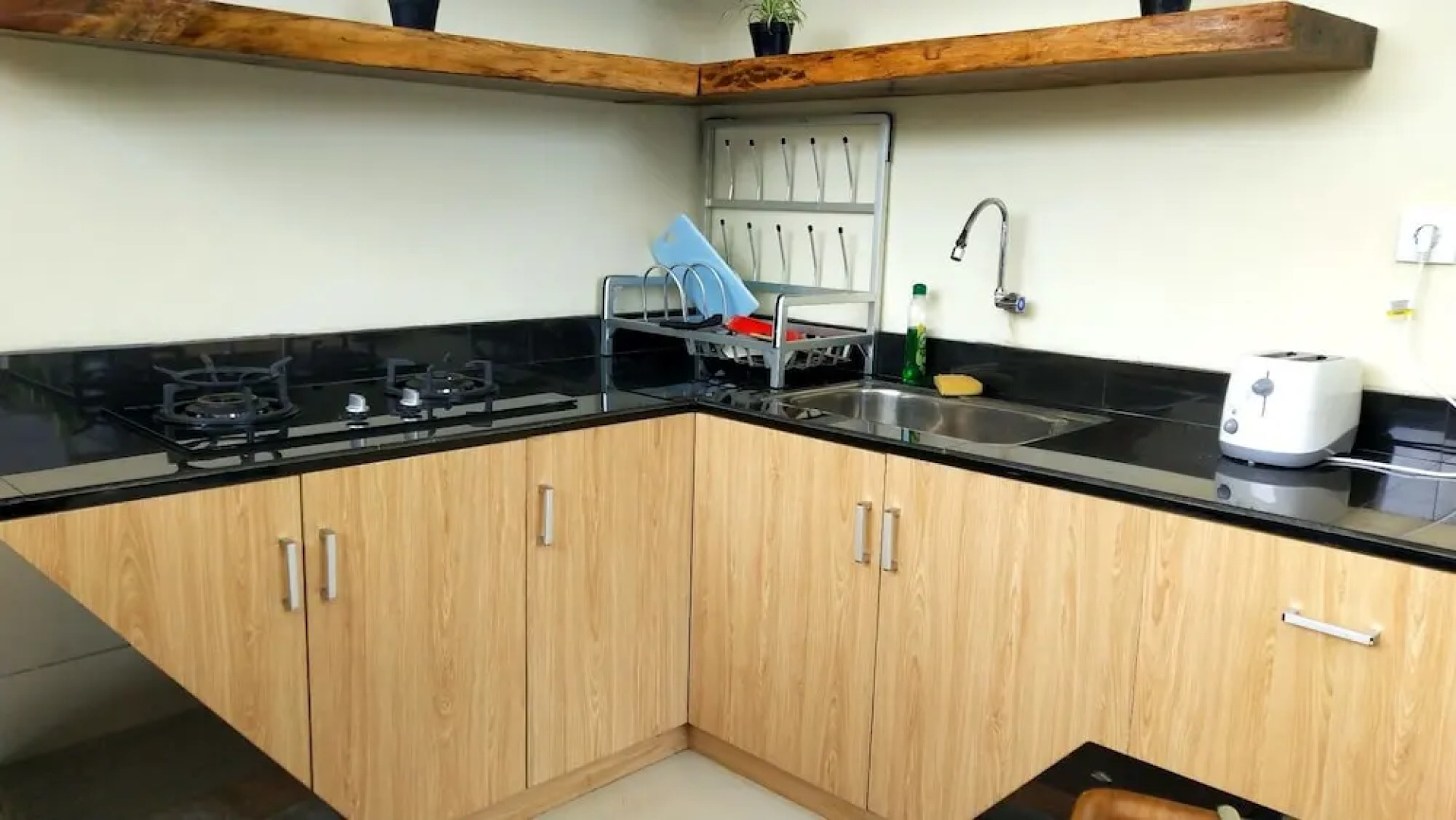 Umah Dangin Guesthouse - Hostel