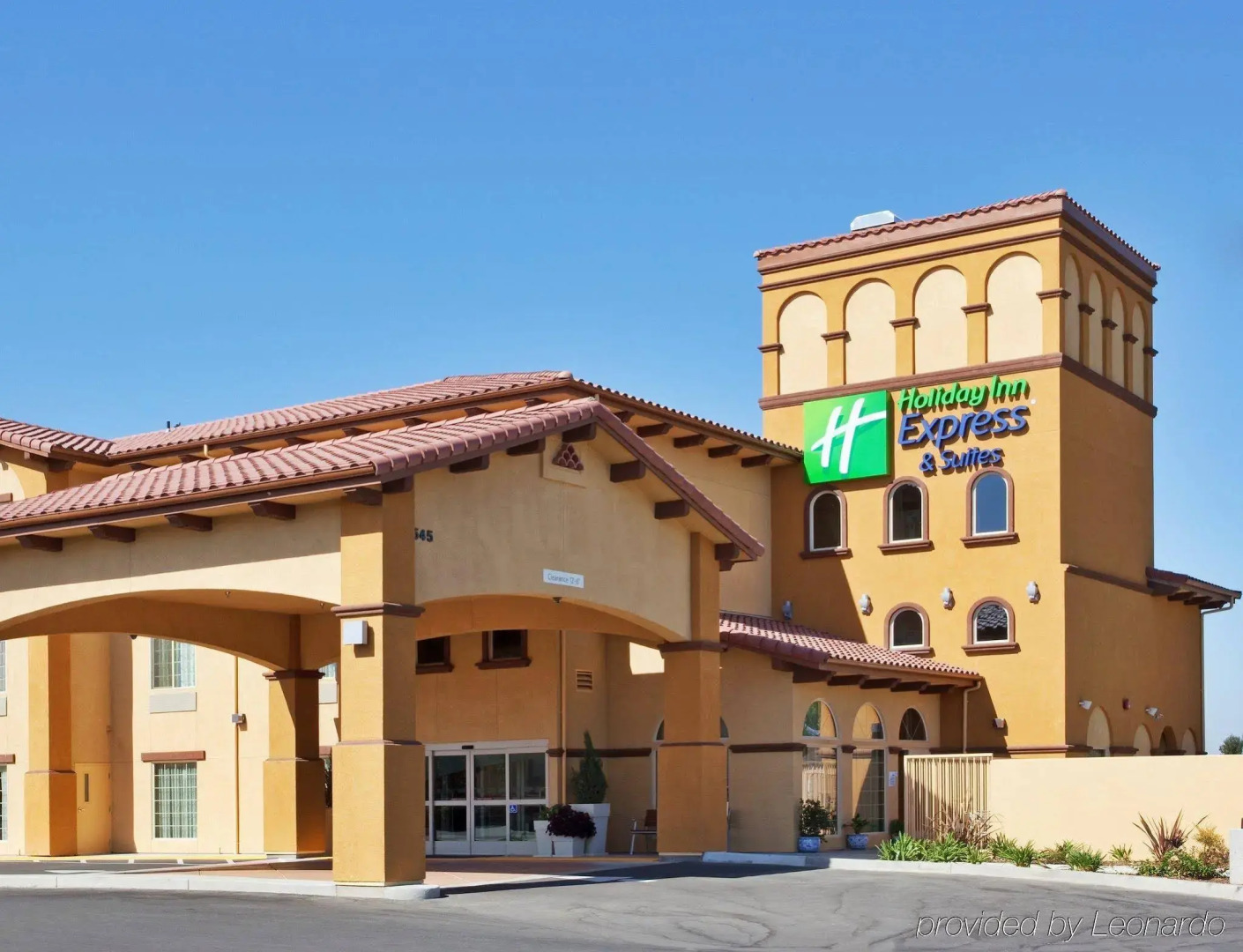 Holiday Inn Express & Suites Willows by IHG