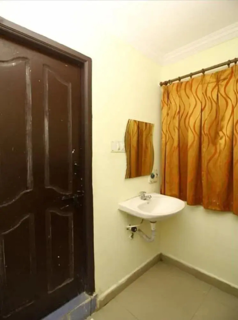 Hotel Nawabs by OYO Rooms