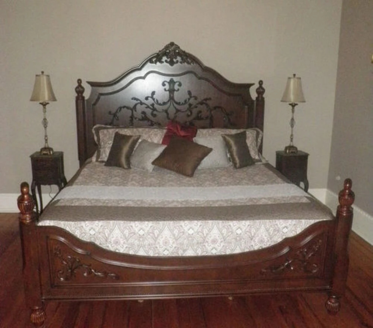 Butterfly Mansion Bed & Breakfast - No Pets Allowed