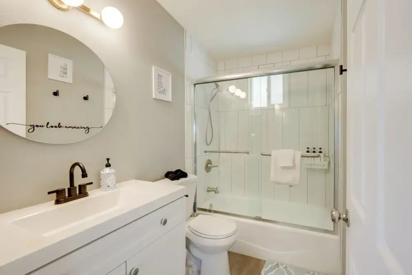 Mtn-view Home ~ 8 Mi to Joshua Tree Natl Park!