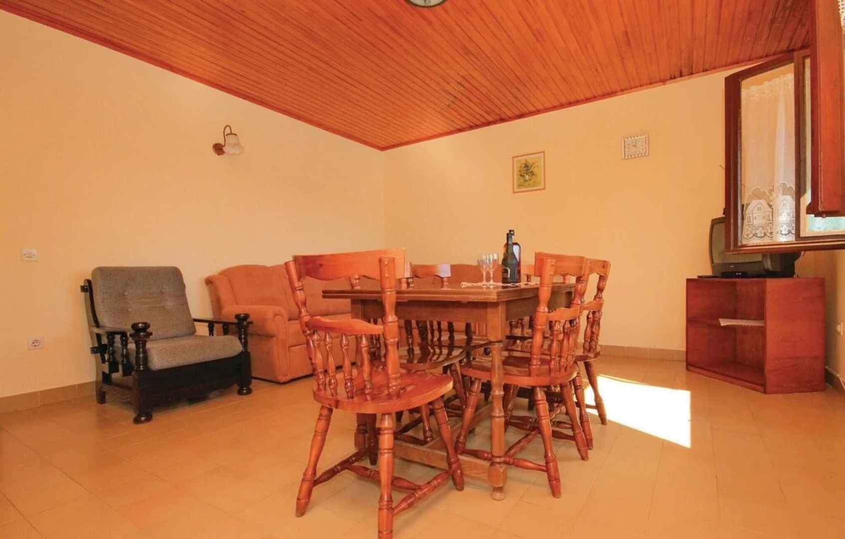 Amazing Home in Prizba With Wifi and 7 Bedrooms