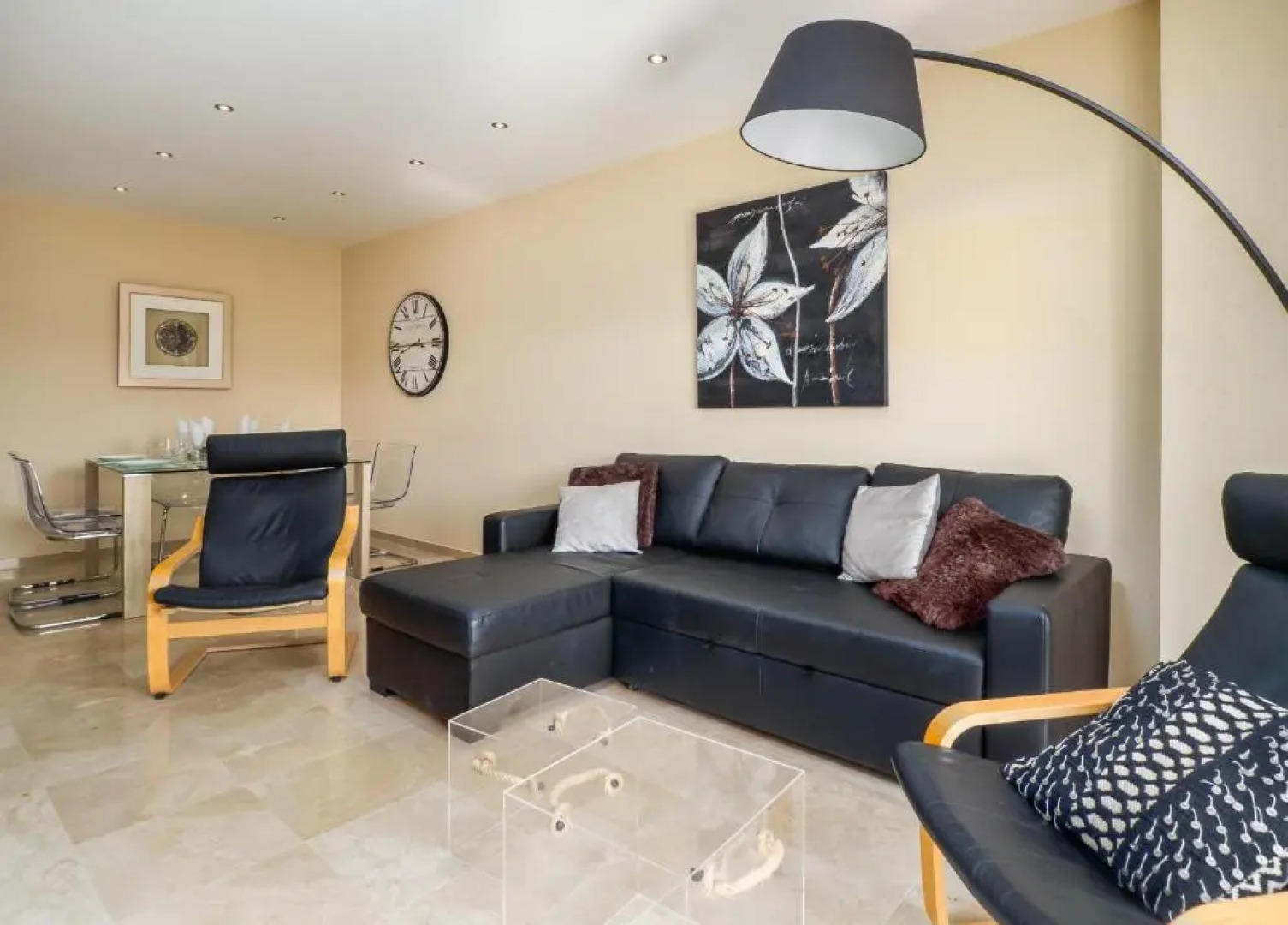 2174-Huge 3 bedrooms with terrace and pool