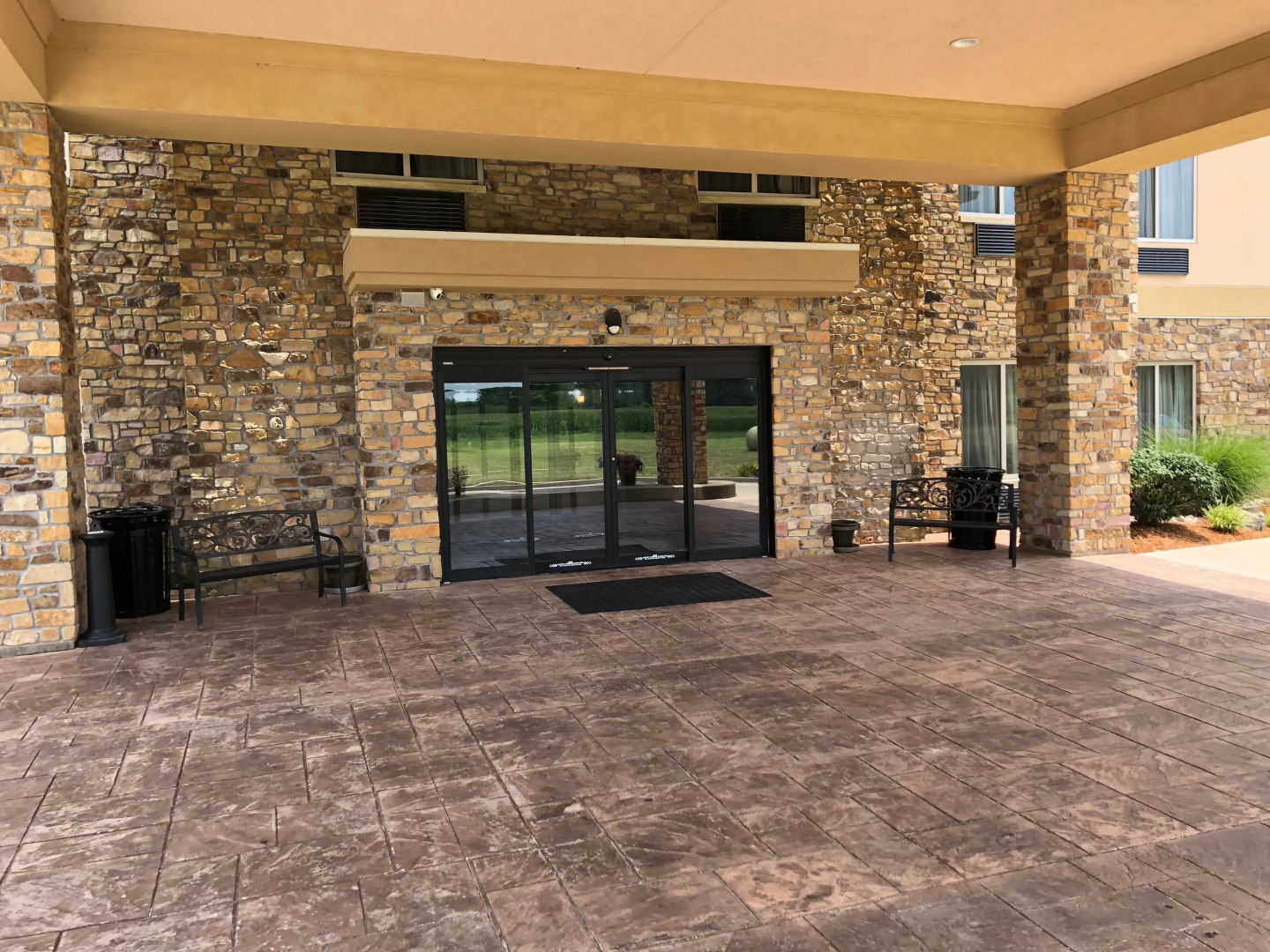 Country View Inn & Suites