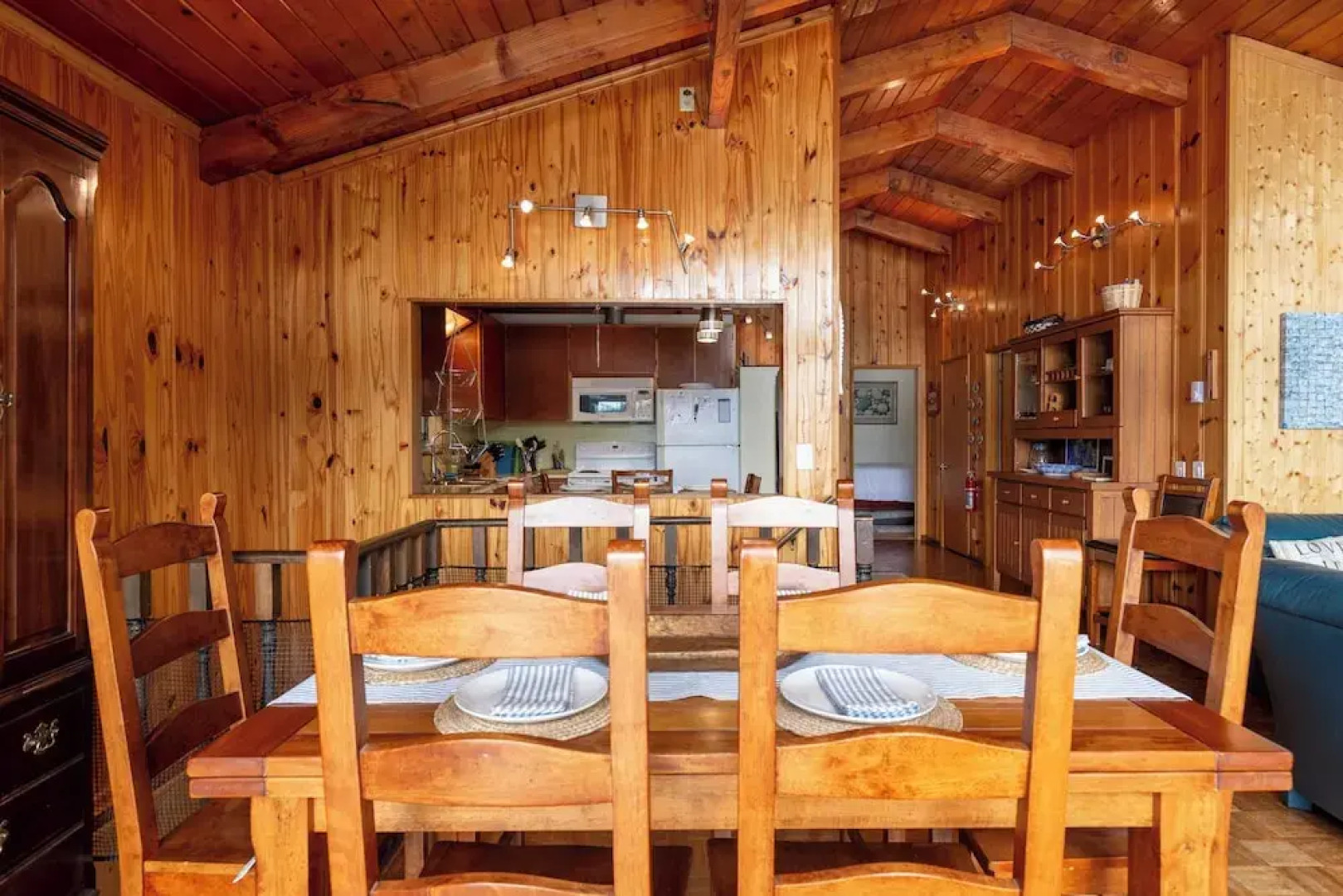 Goss Lake Getaway by Avantstay Lakefront Escape