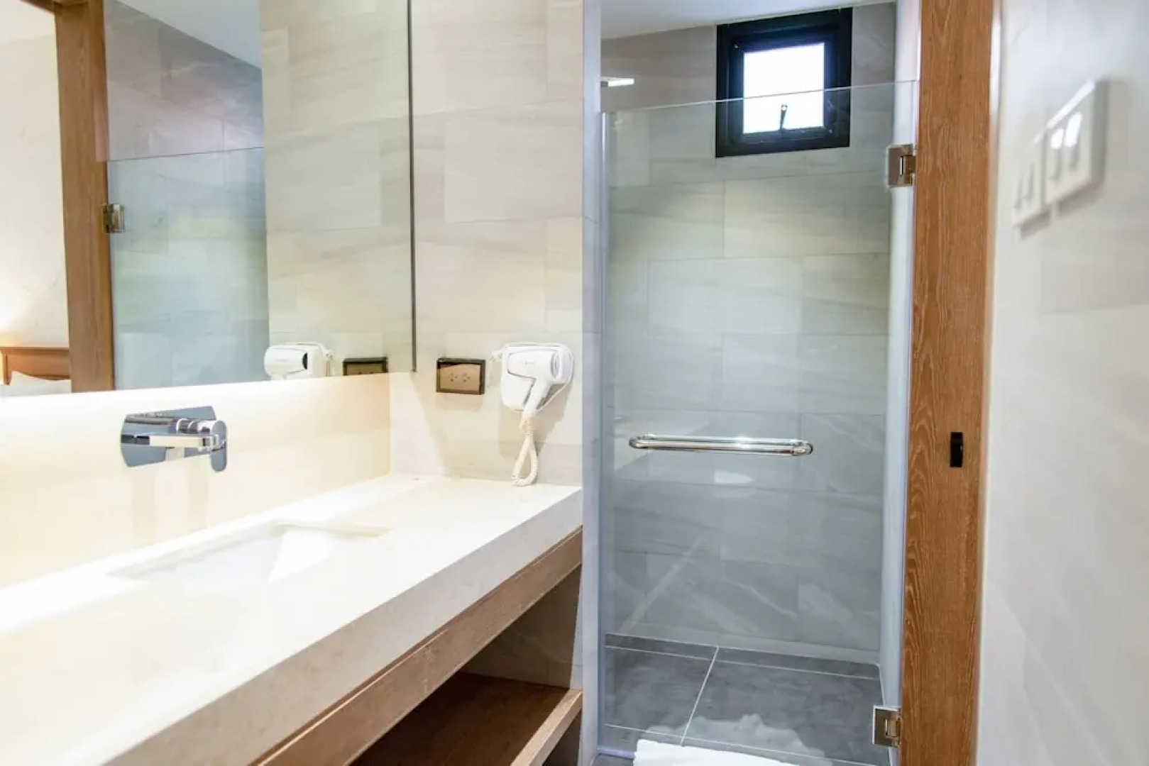 Saksiam Lakeside Resort