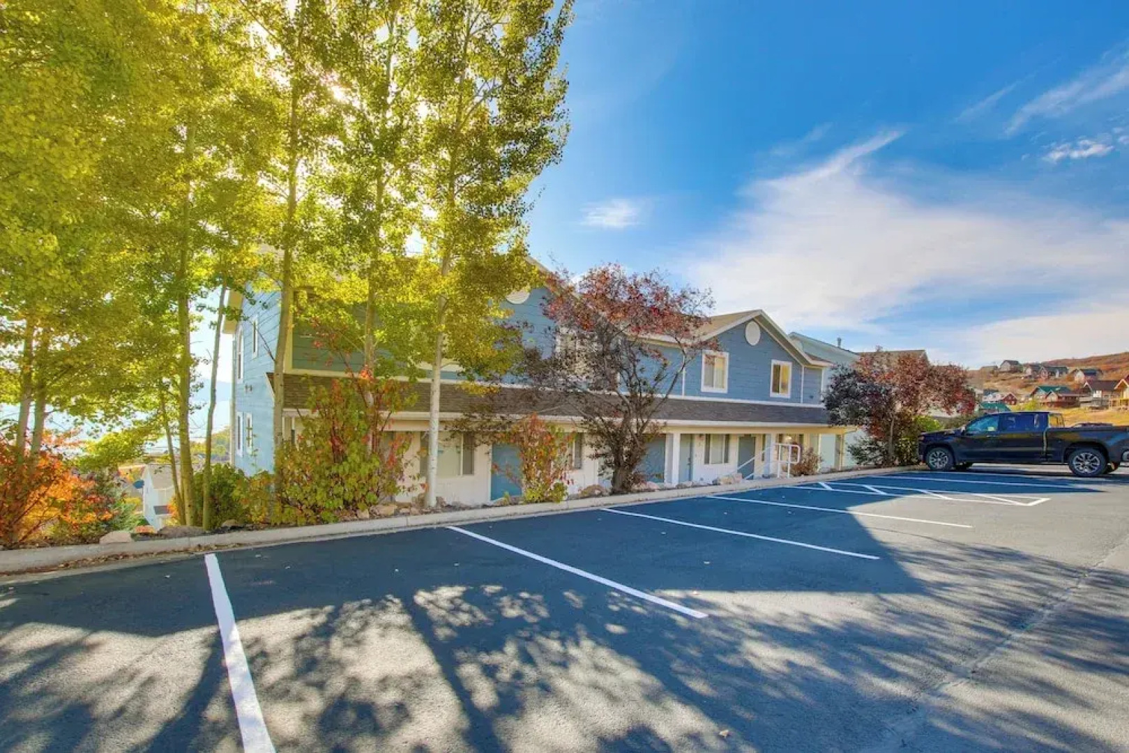 Spacious Garden City Townhome w/ Lake Views!