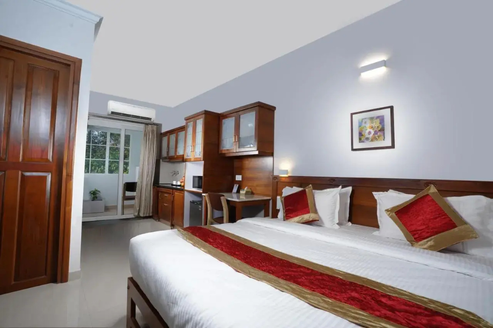 Hotel TGR Suites