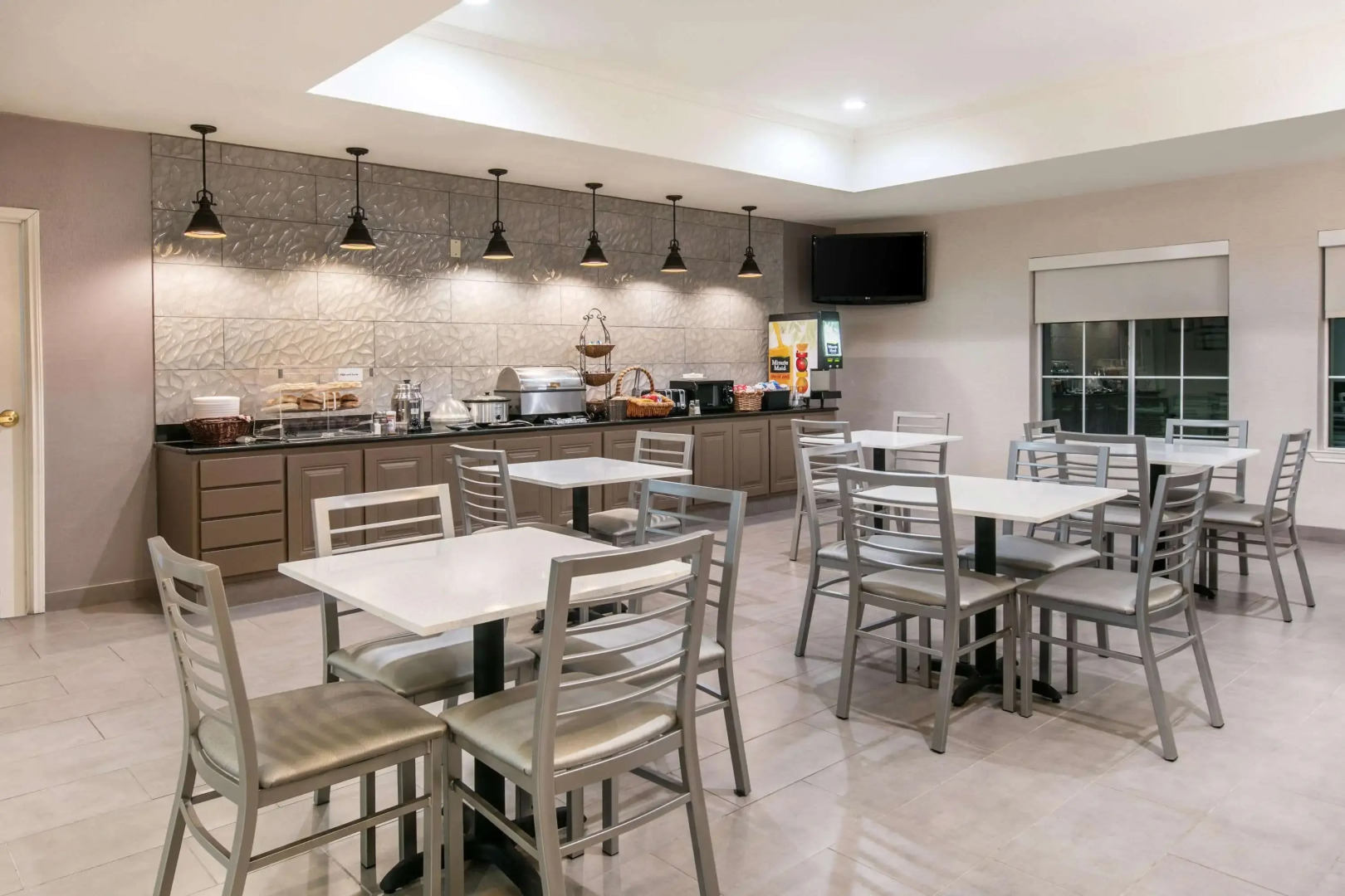 La Quinta Inn & Suites by Wyndham Fredericksburg