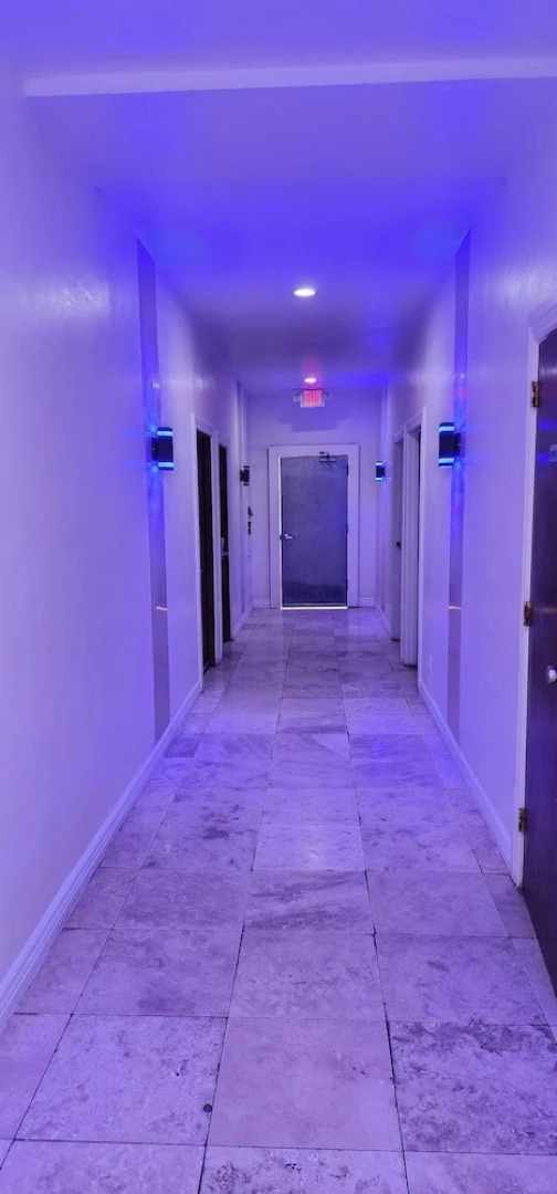 B&J Hotel and Apartment