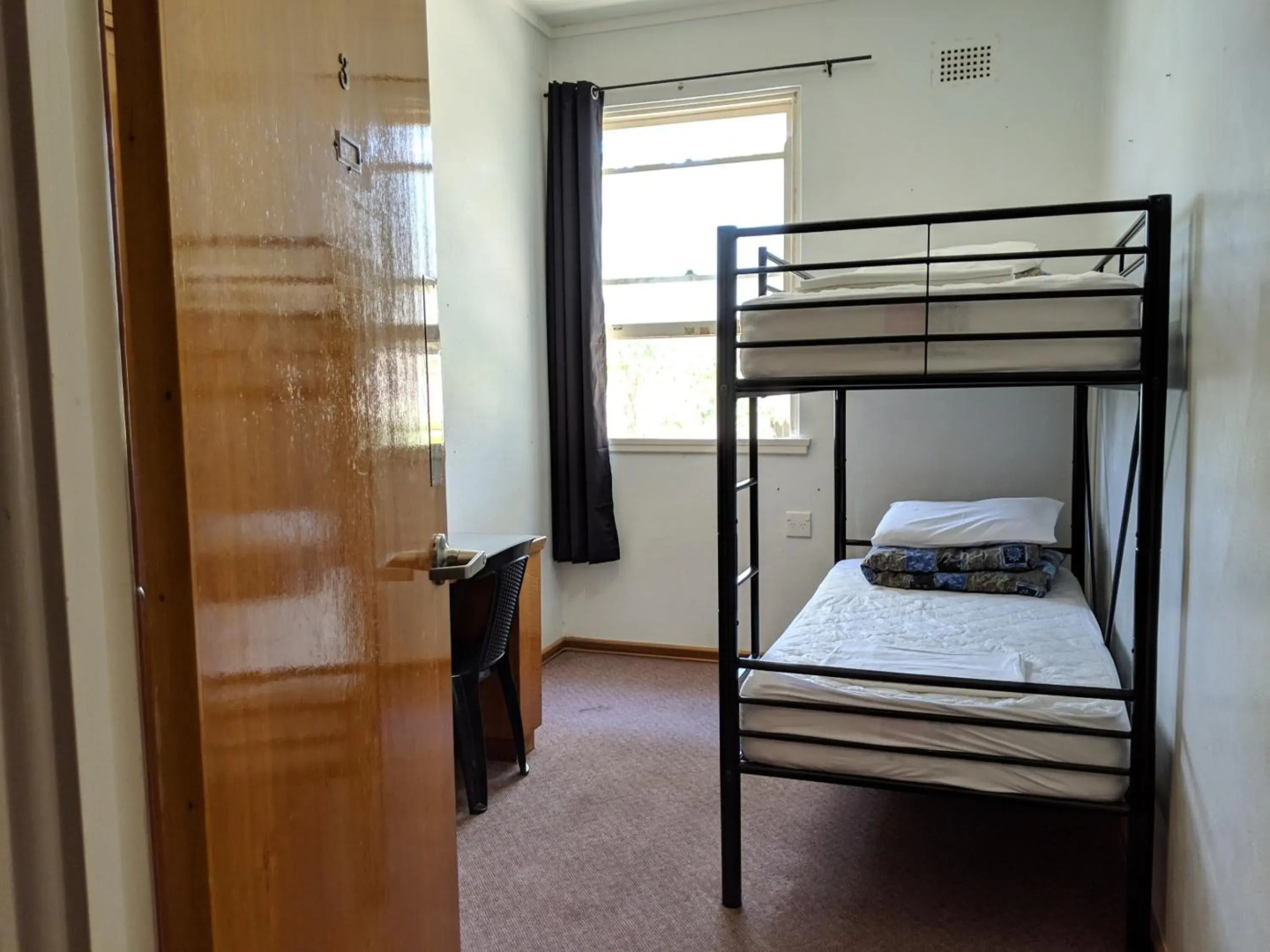 Young Budget Accommodation - Hostel