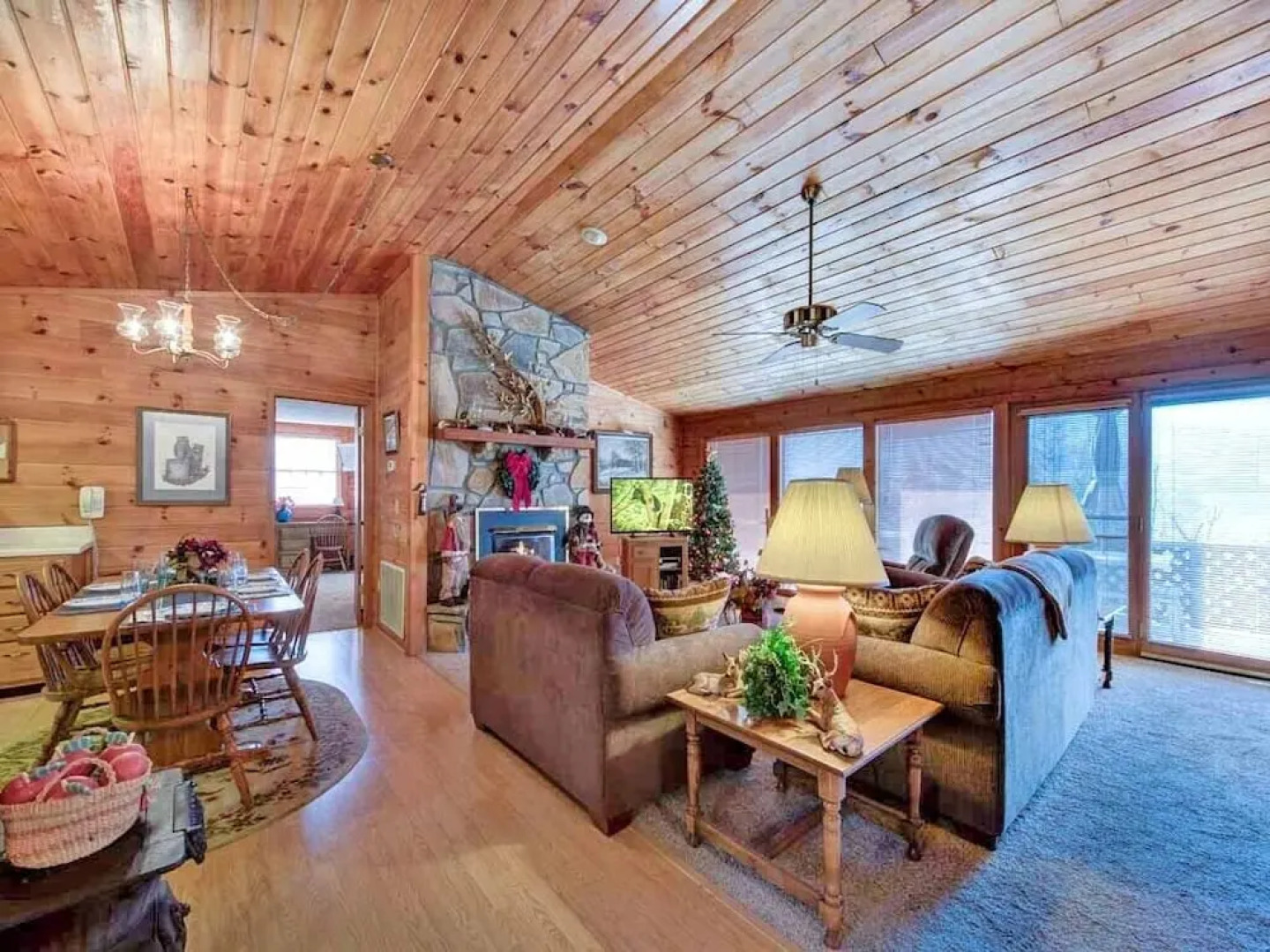 Alpine Windsong 2 Bedroom Home with Gas Fireplace