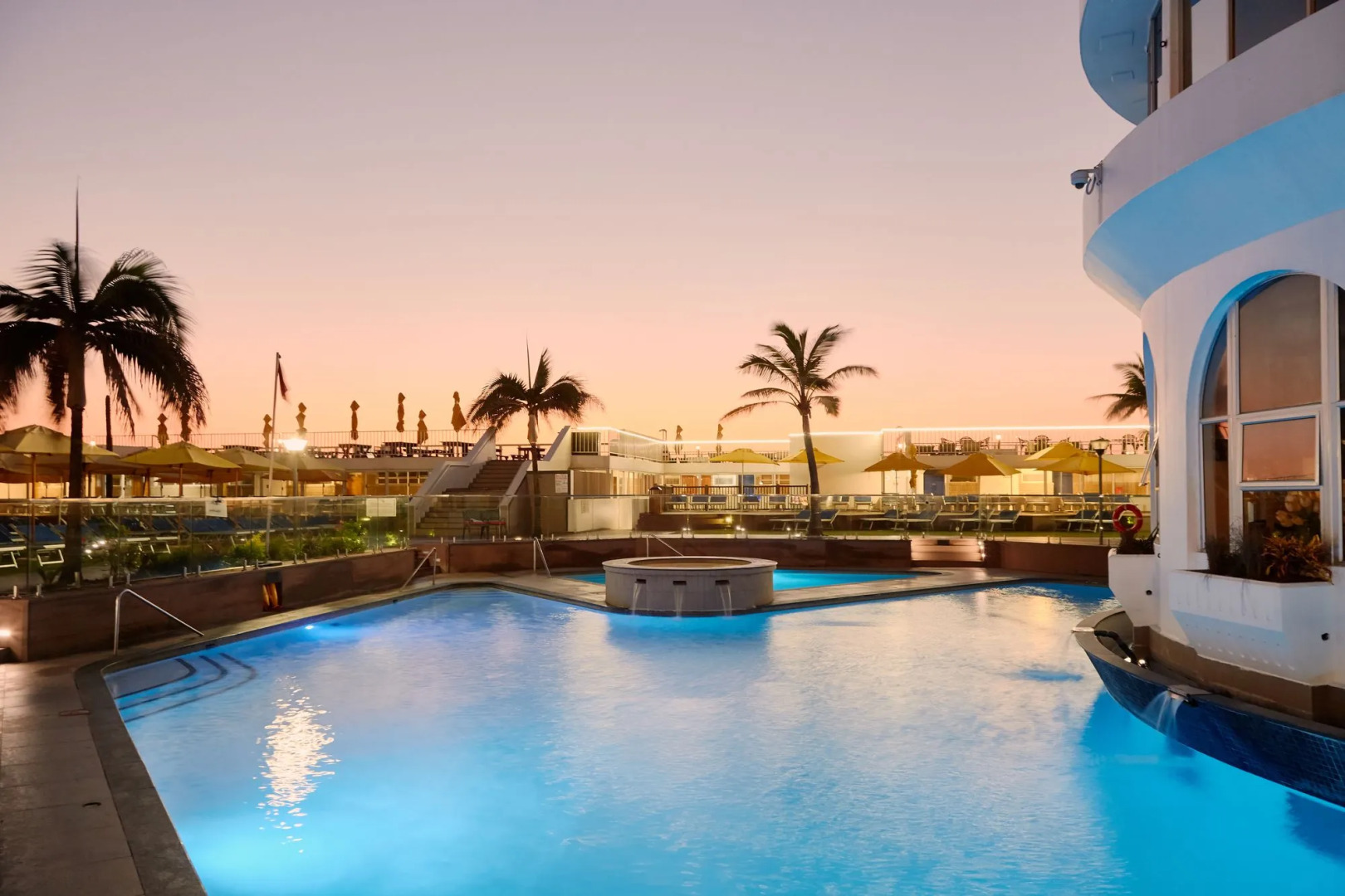 First Group La Montagne