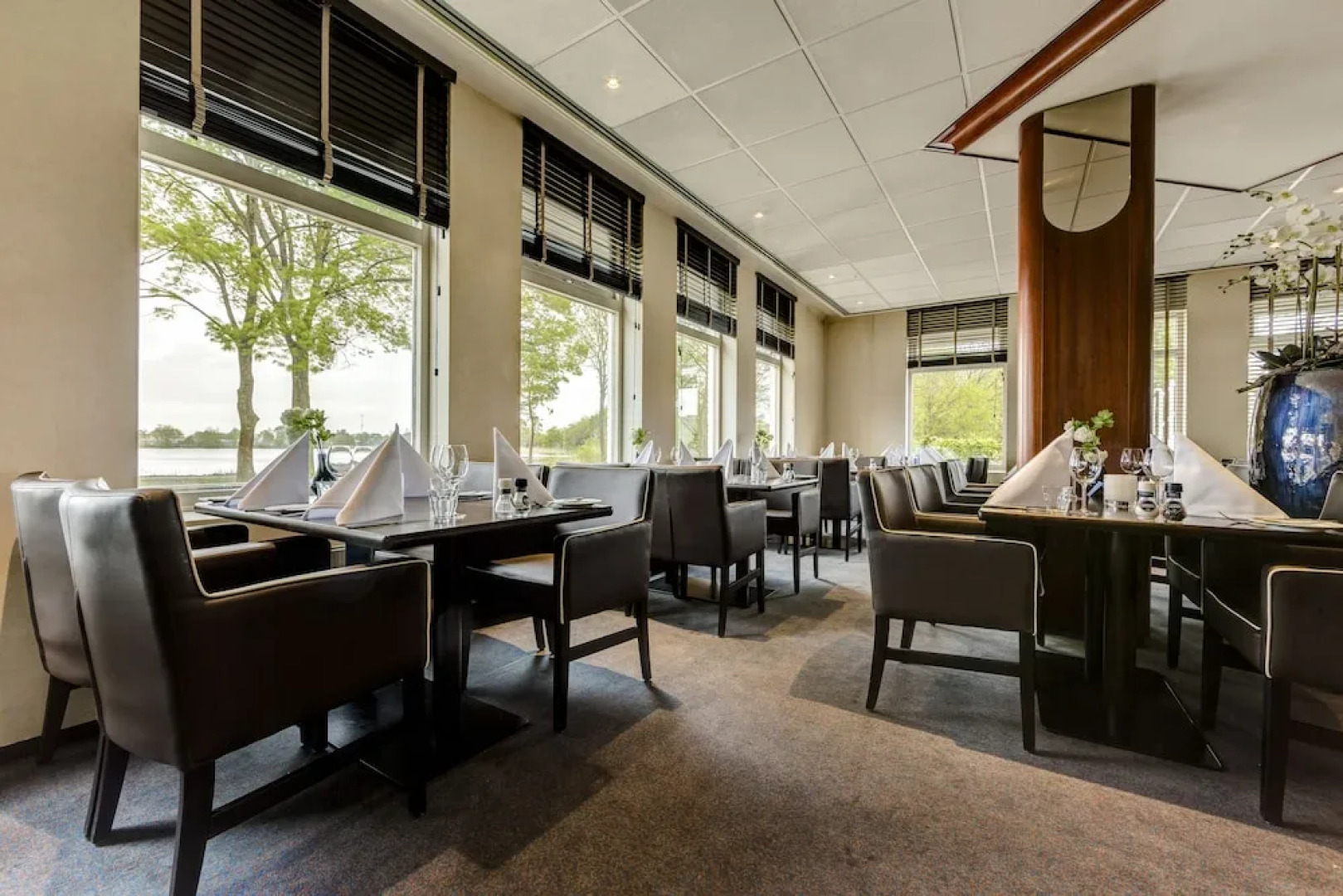 Отель Fletcher Hotel-Restaurant 's-Hertogenbosch