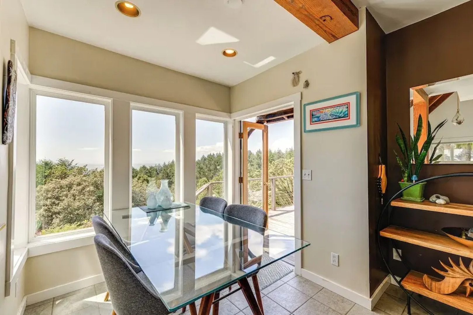 1 Mi to Black Sands Beach: Dreamy Coastal Cottage