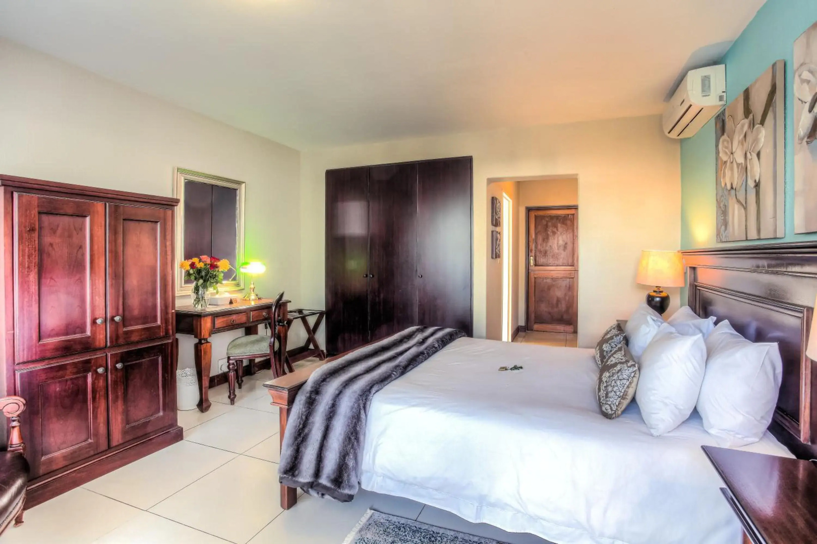 Sunninghill Guest Lodge