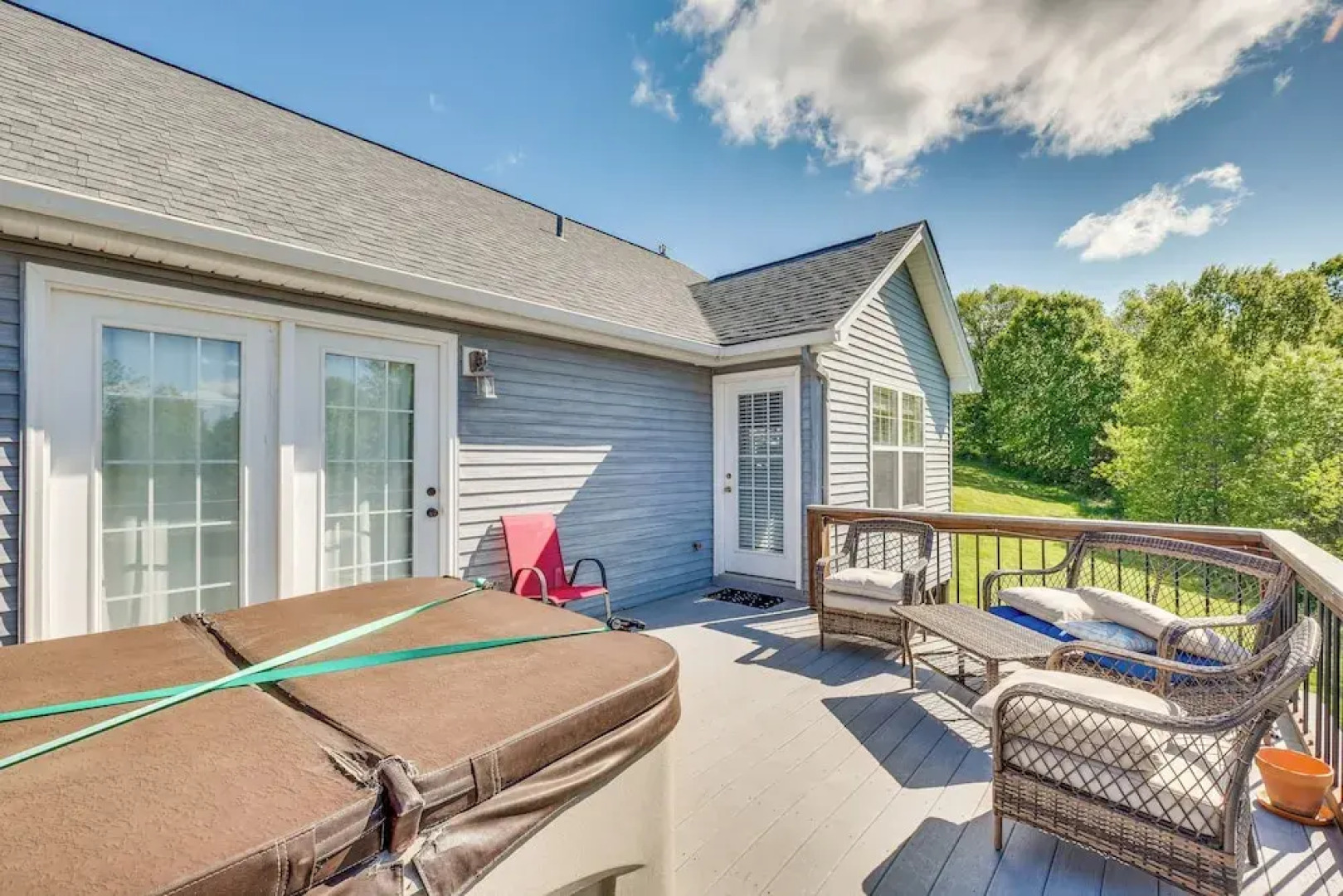 Lake-view Kentucky Getaway w/ Resort Amenities!