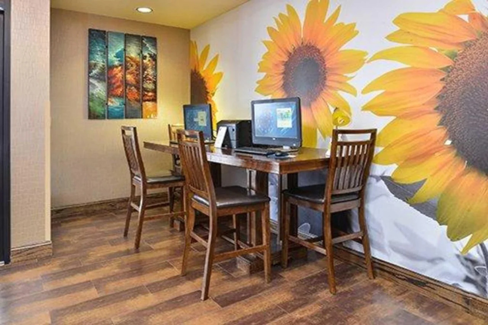 Holiday Inn Express & Suites Junction City by IHG