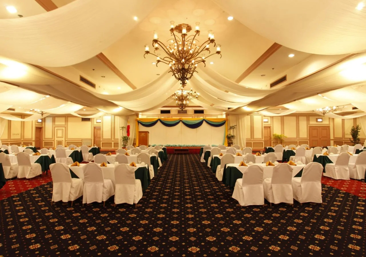 Waterfront Insular Hotel Davao