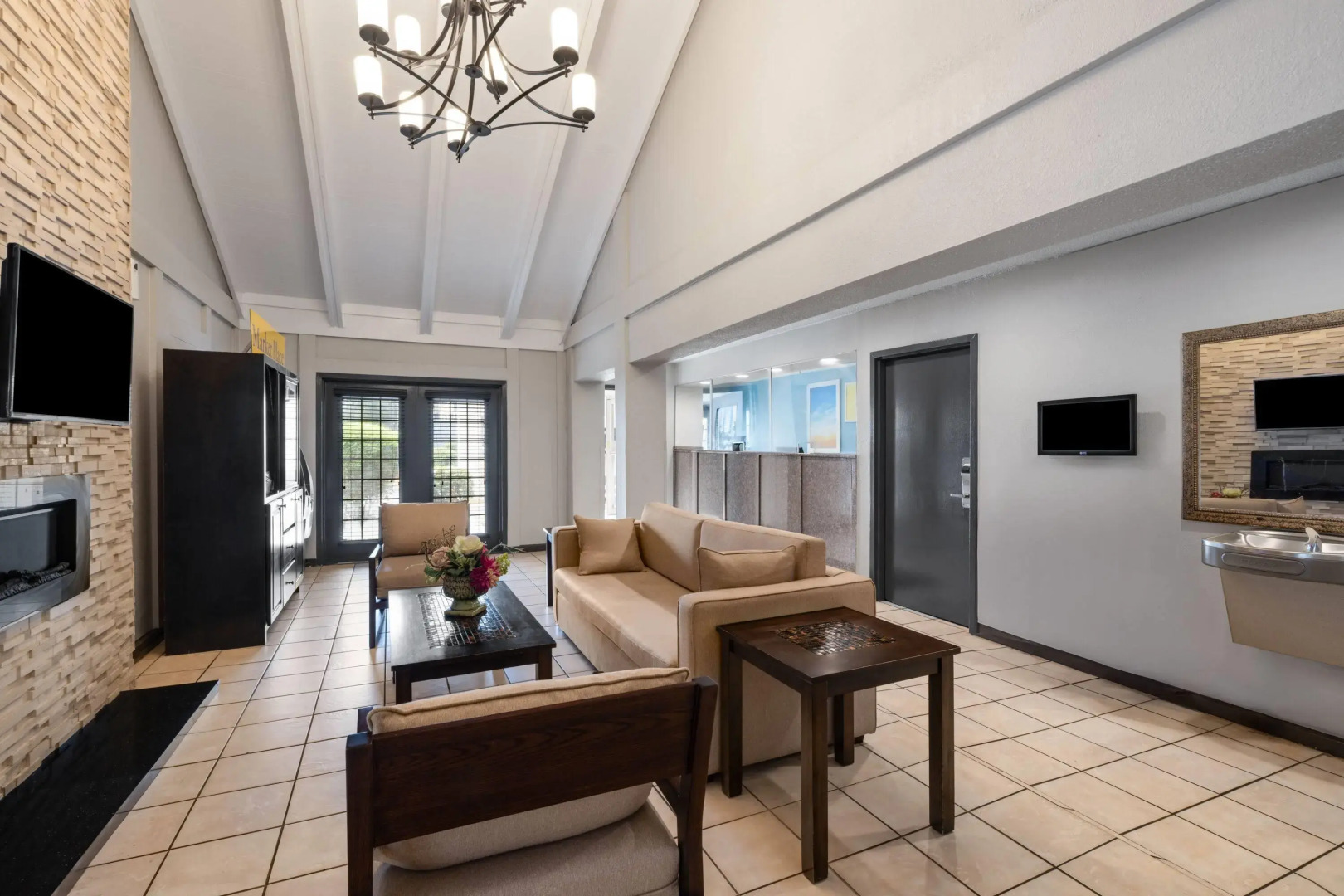 Days Inn by Wyndham College Park Airport Best Road