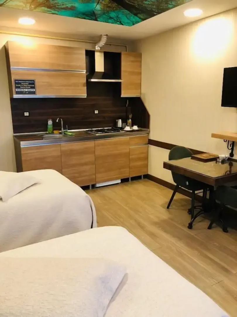 10 Numara Gold Suit Otel