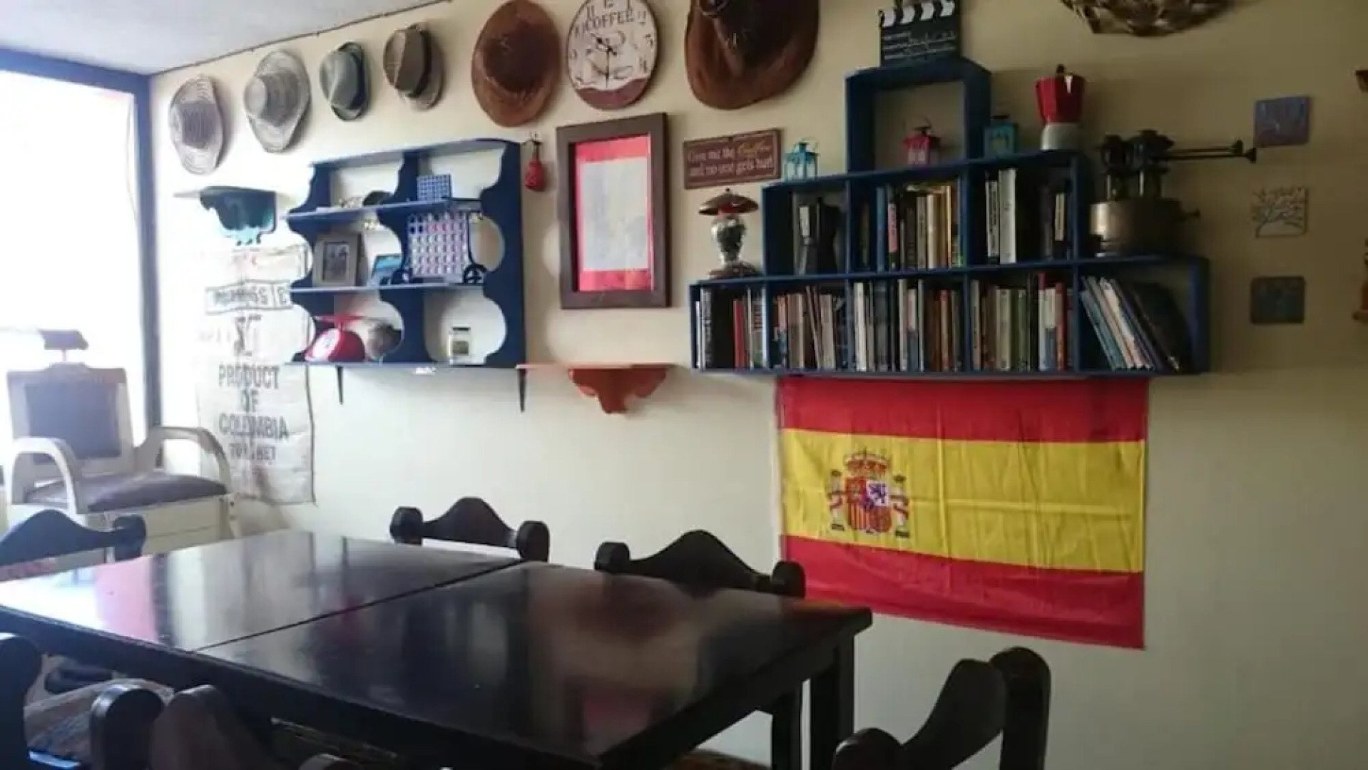 Flying Donkey Hostal - Hostel