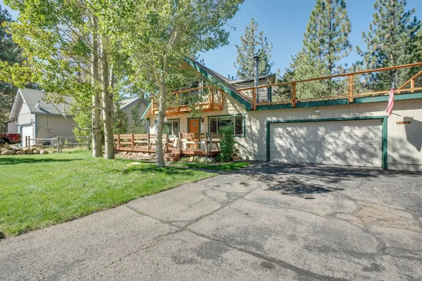 11 Mi to Ski Resorts! Lake Tahoe Gem w/ Pool Table