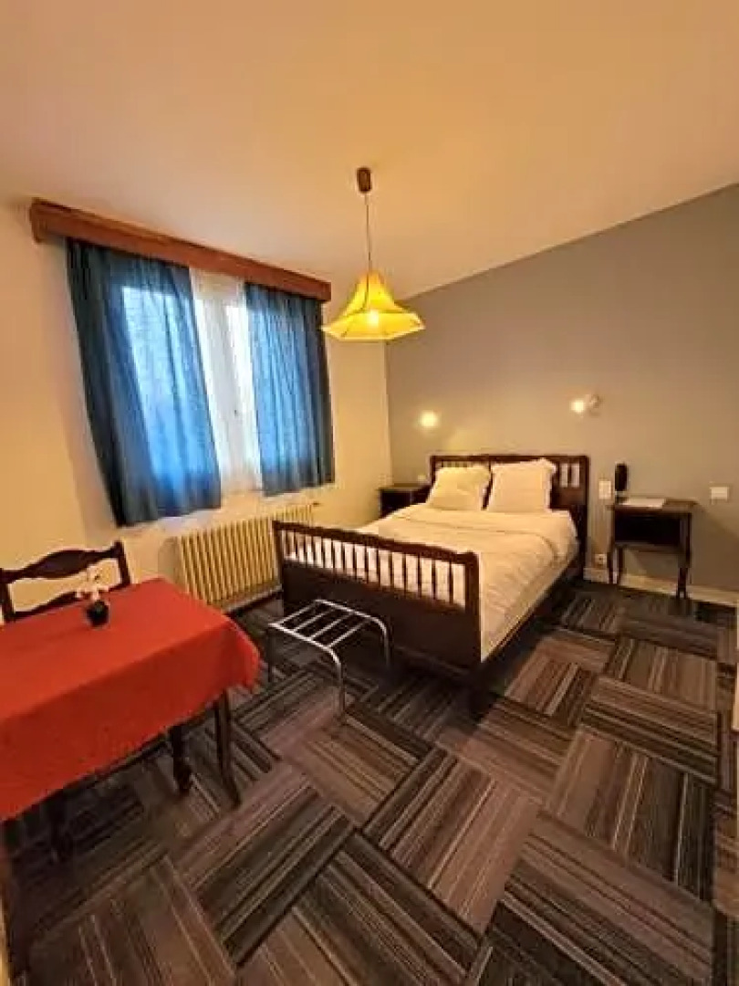 Hotel Restaurant Carrier