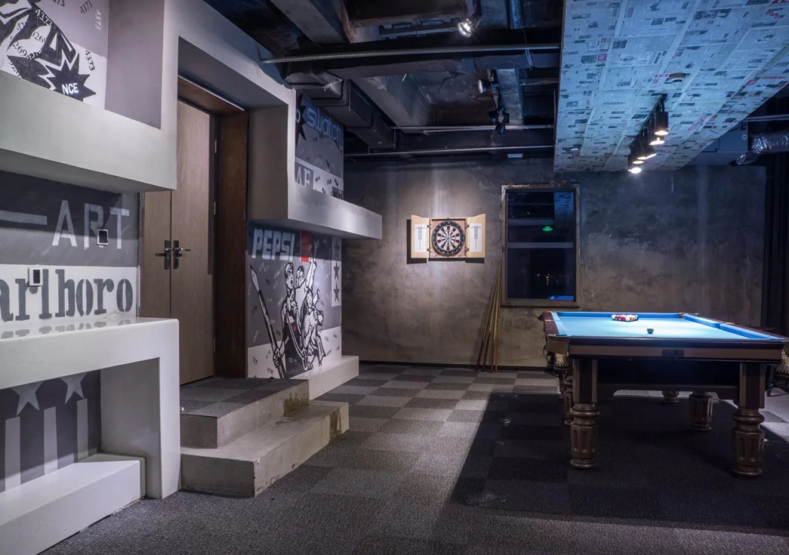 Time Tunnel Designer Hotel