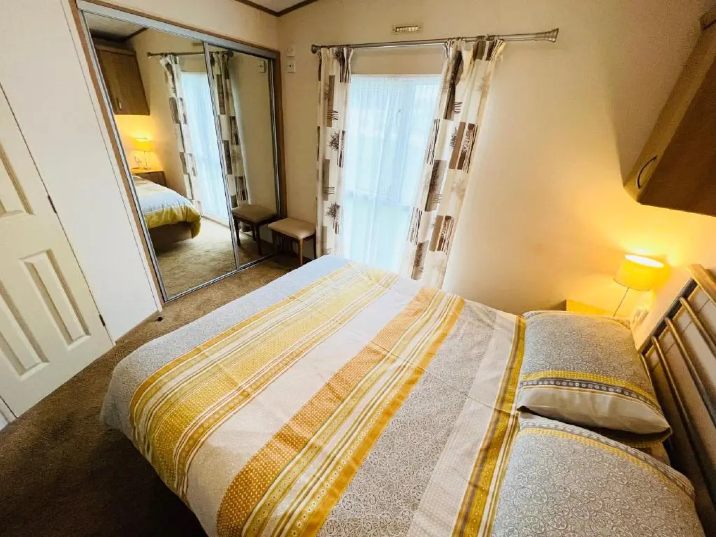 Luxury 2 Bedroom Caravan LG39, Shanklin, Isle of Wight