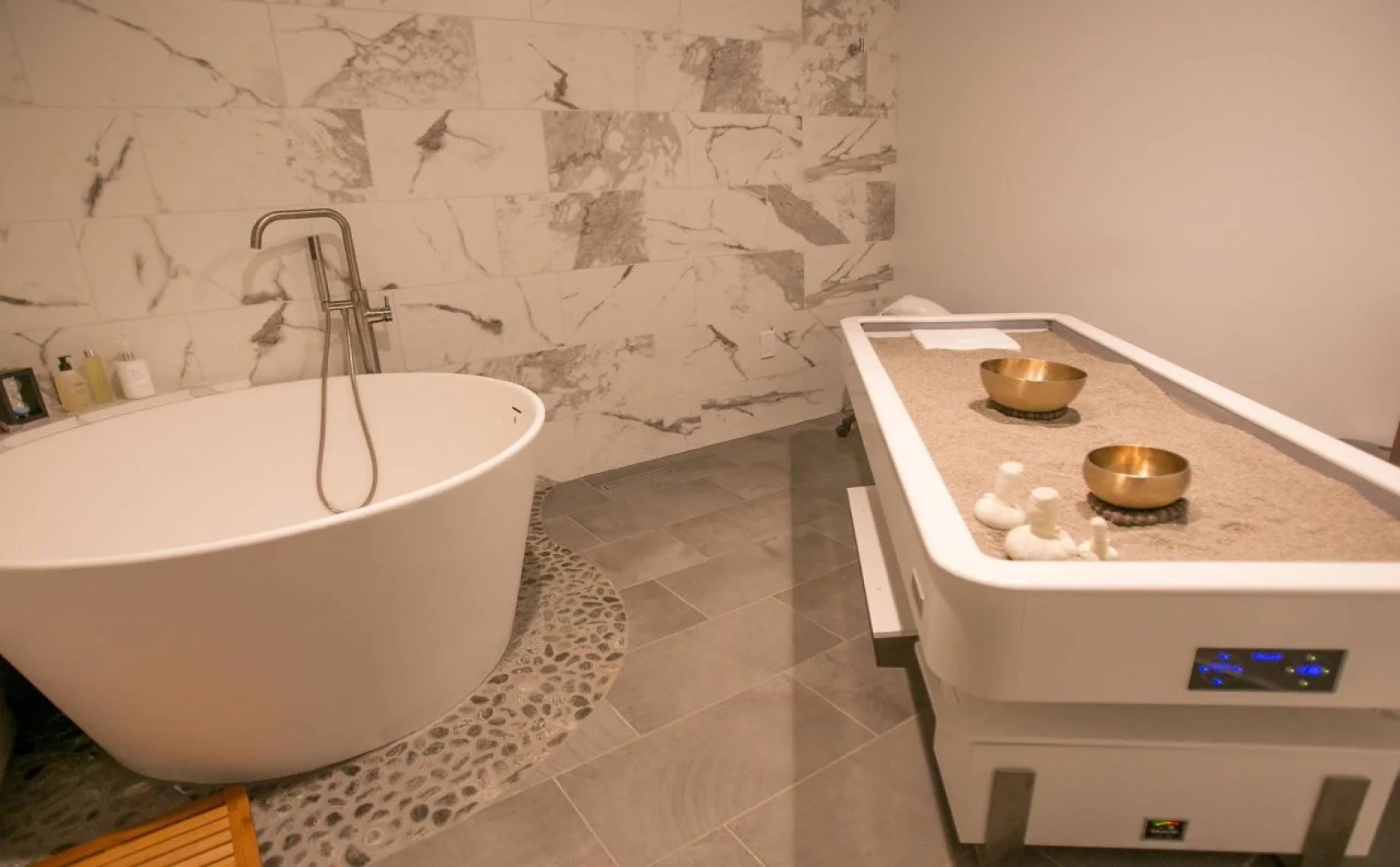 The Historic Cavalier Hotel and Beach Club, Autograph Collection