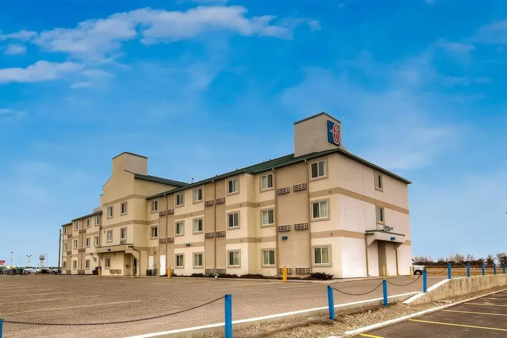 Motel 6 Claresholm Ab