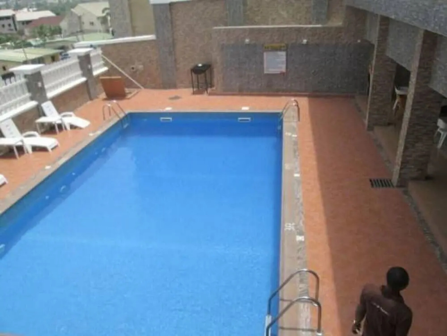 De Brass Suites Hotel