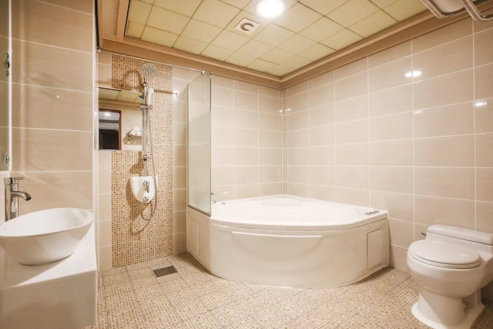 Themepark Tourist Hotel