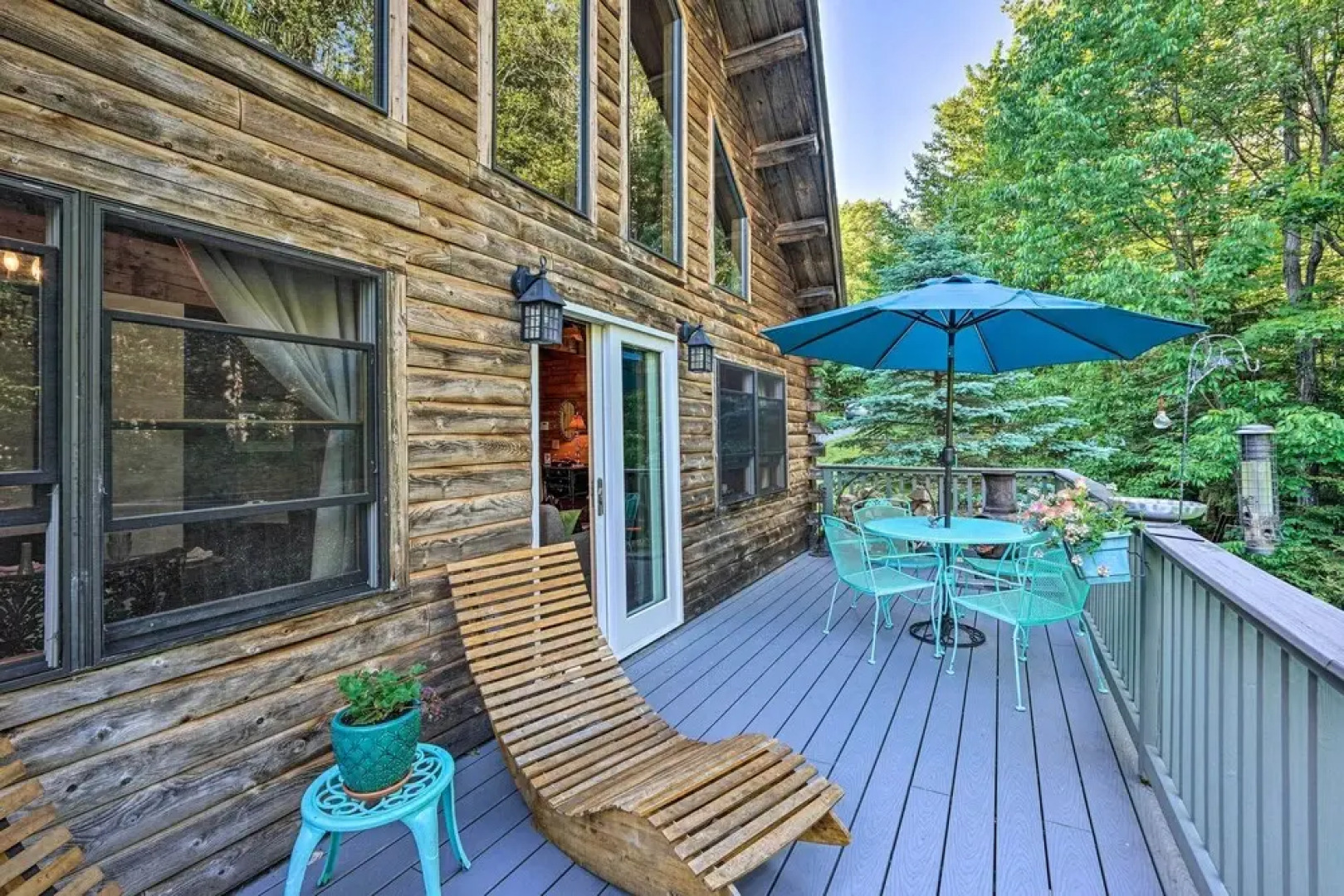 Game Room & Hot Tub: Pet-friendly Mount Snow Gem