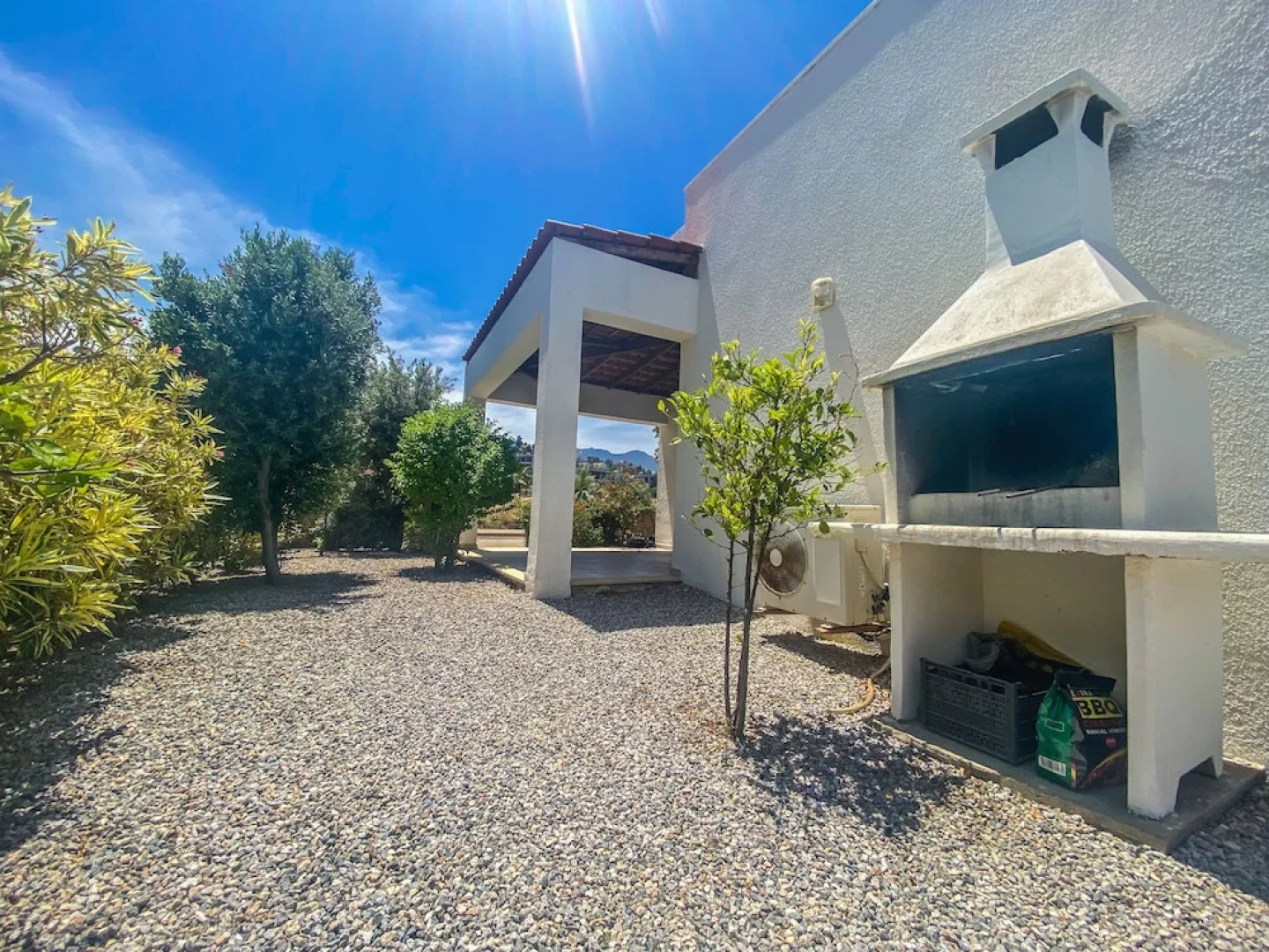 Sea Cliff Villa, 4 Beds, Sleeps 2- 8, Free Wifi,