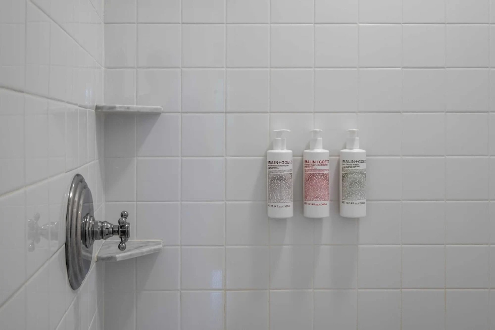 Heated Pool Driftwood Cottage by Rovetravel