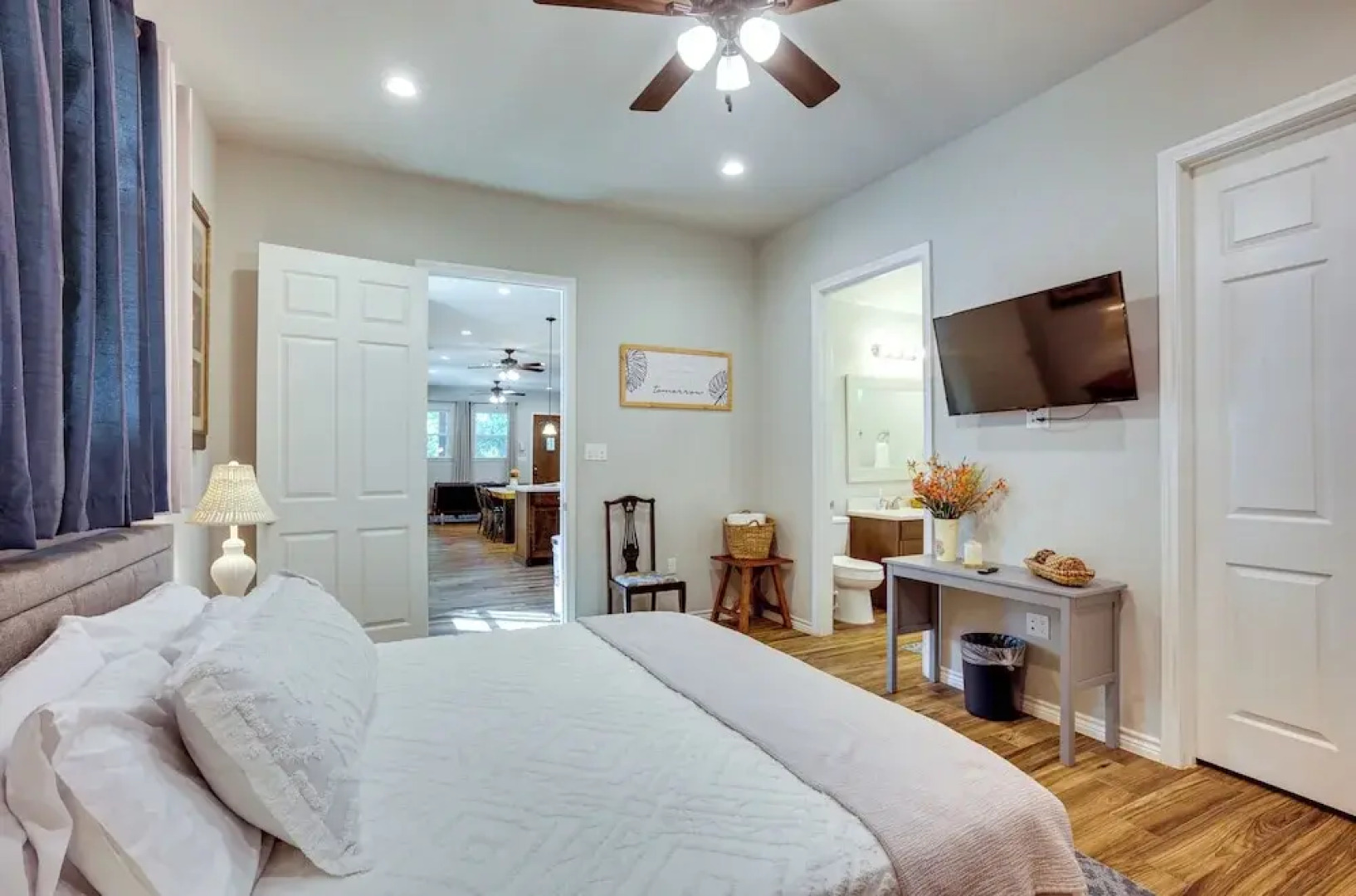 Pet-friendly Tomball Home: Walk to Main Street!