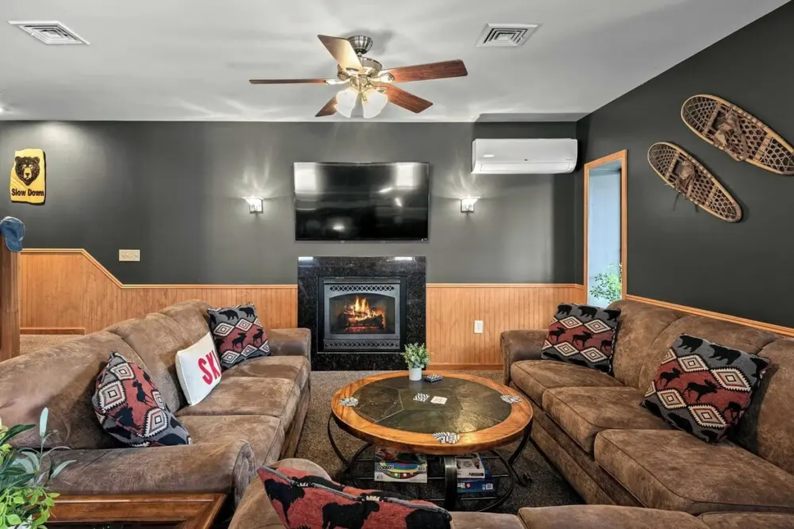 Lake View Chalet by Avantstay Lake Access + Deck