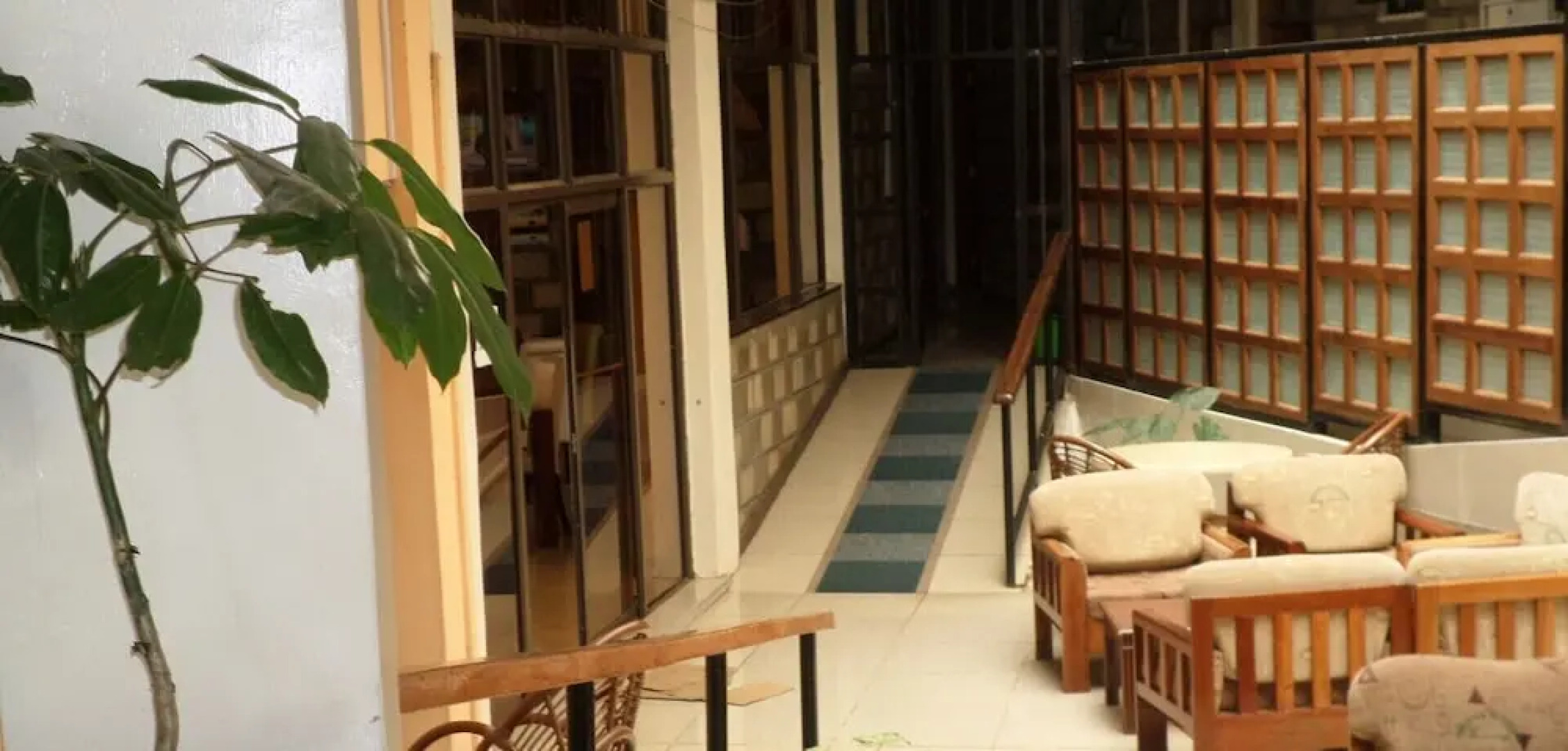 Vienna Woods Holiday Inn Limited