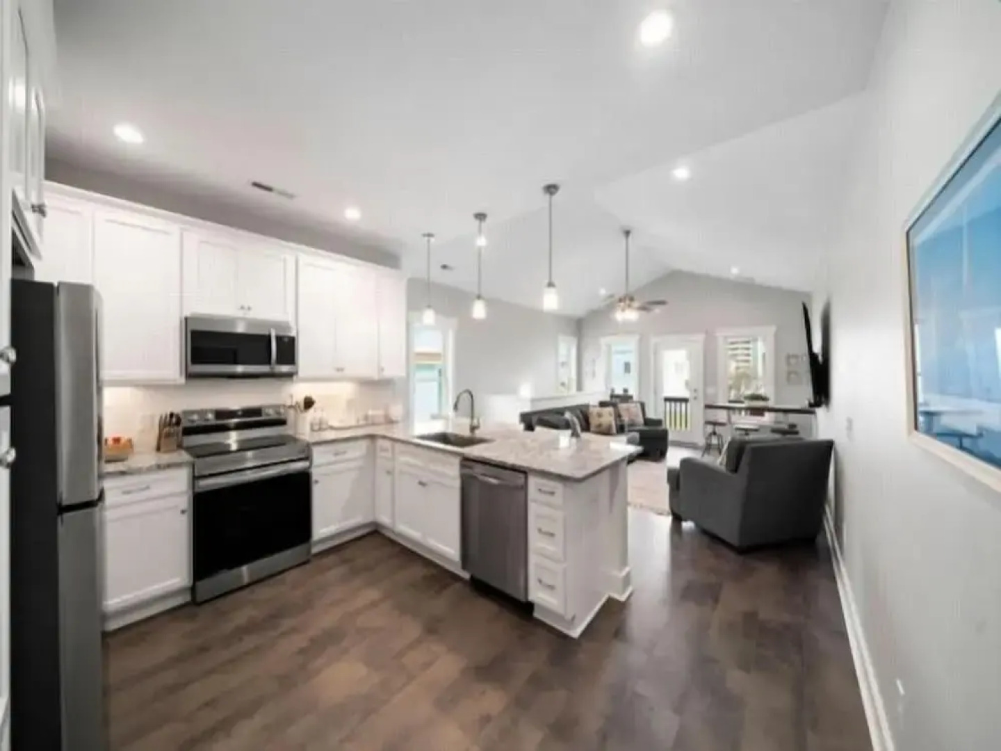 Red Snapper - Amazing New Home Just Two Blocks From The Beach 3 Bedroom Home by Redawning