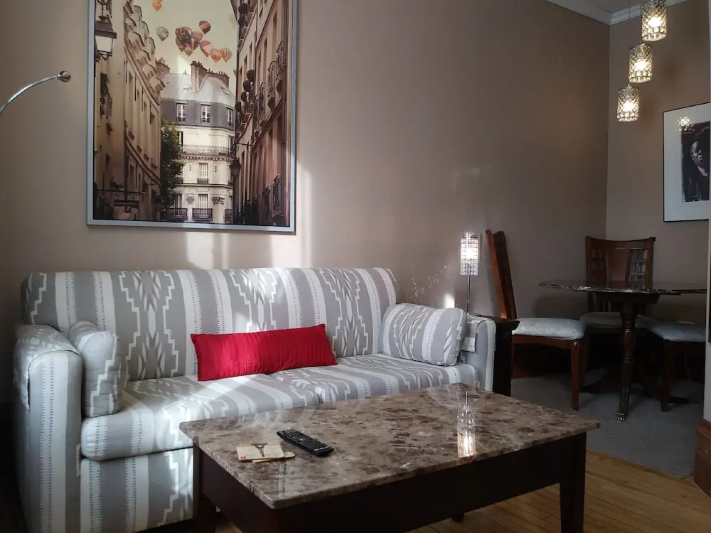 Vieux-Old Farnham Appart Condotel1