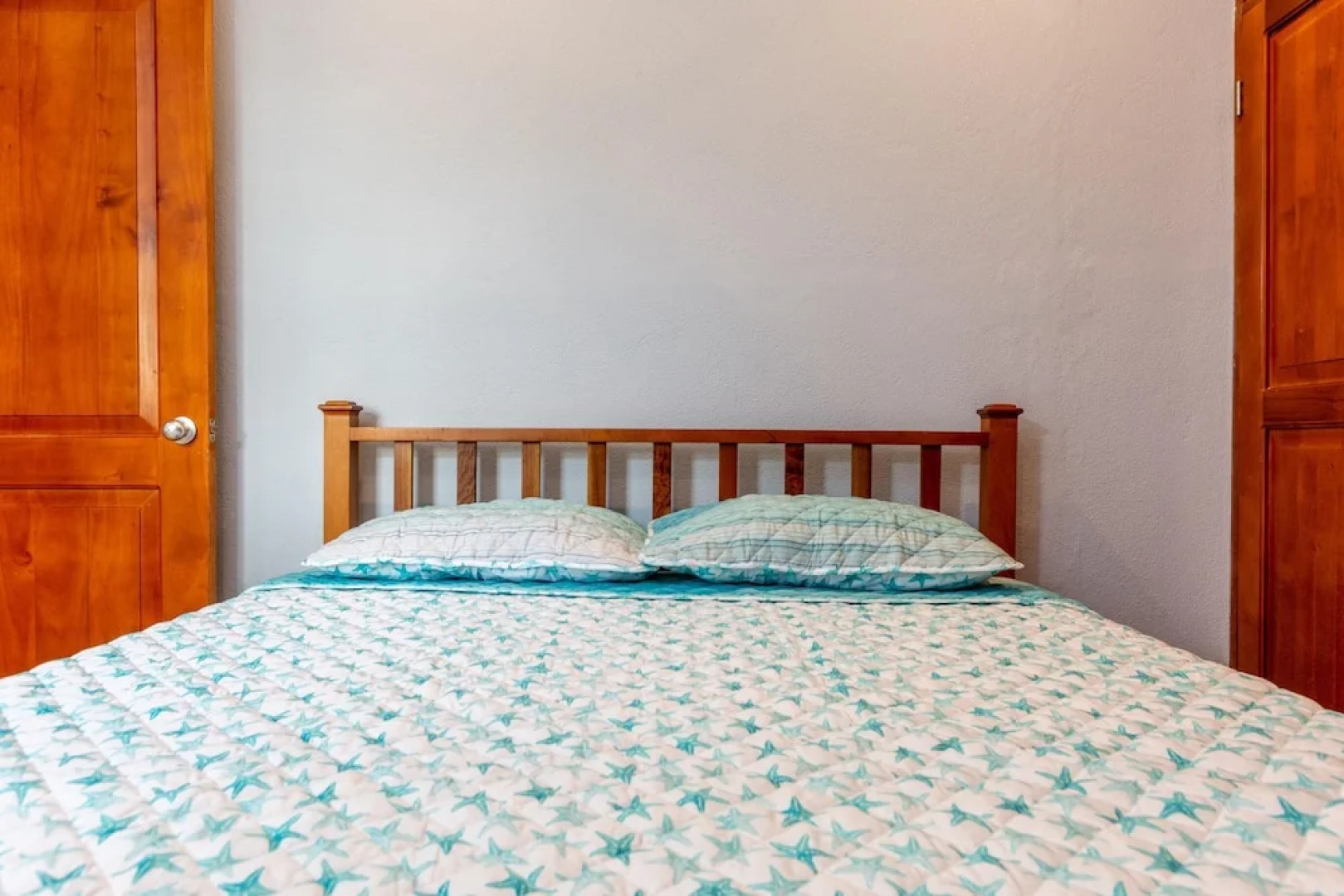 2 Bedroom Ocean-View Condo with Pool