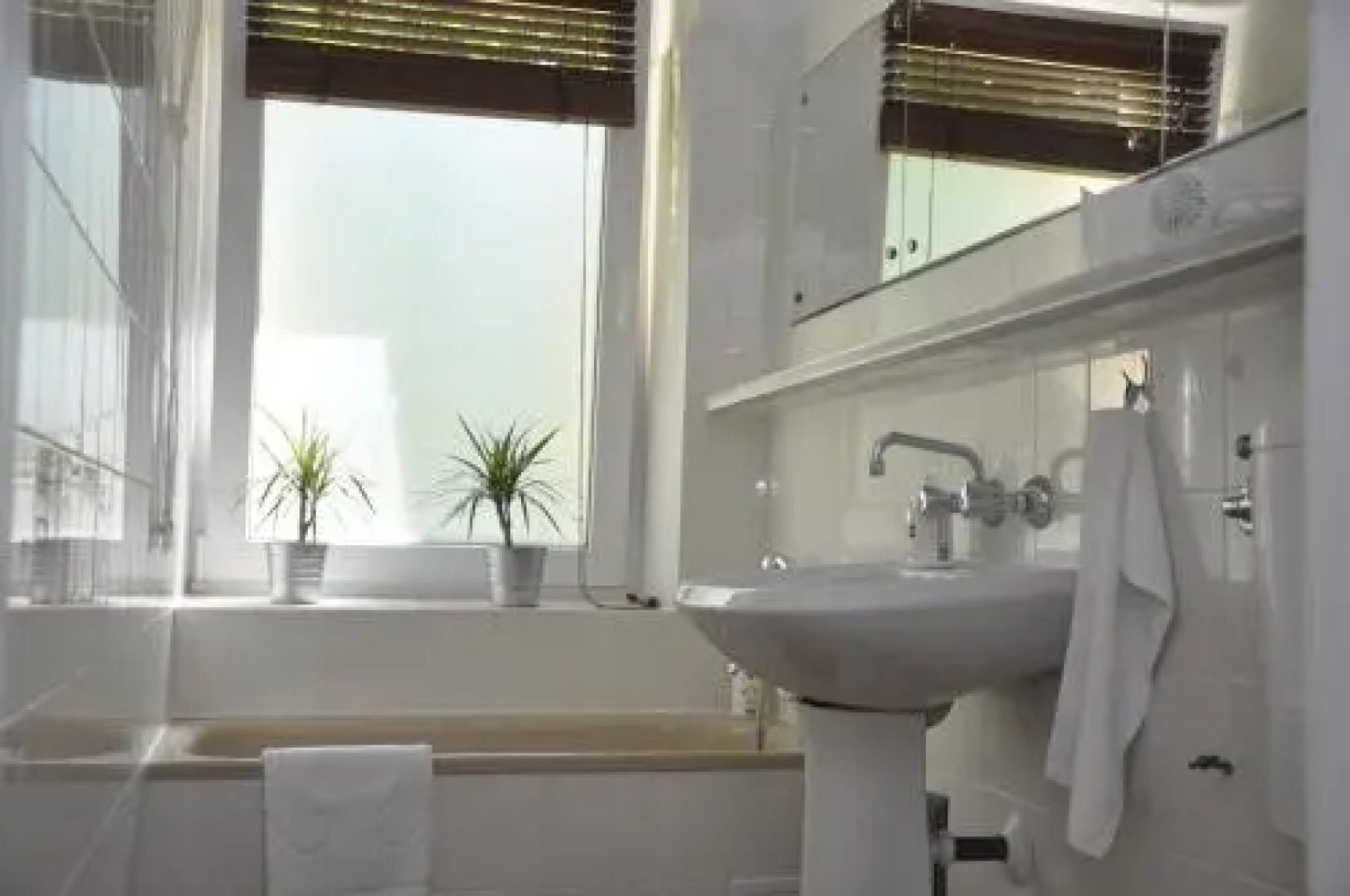 Prudentia Apartments Anin