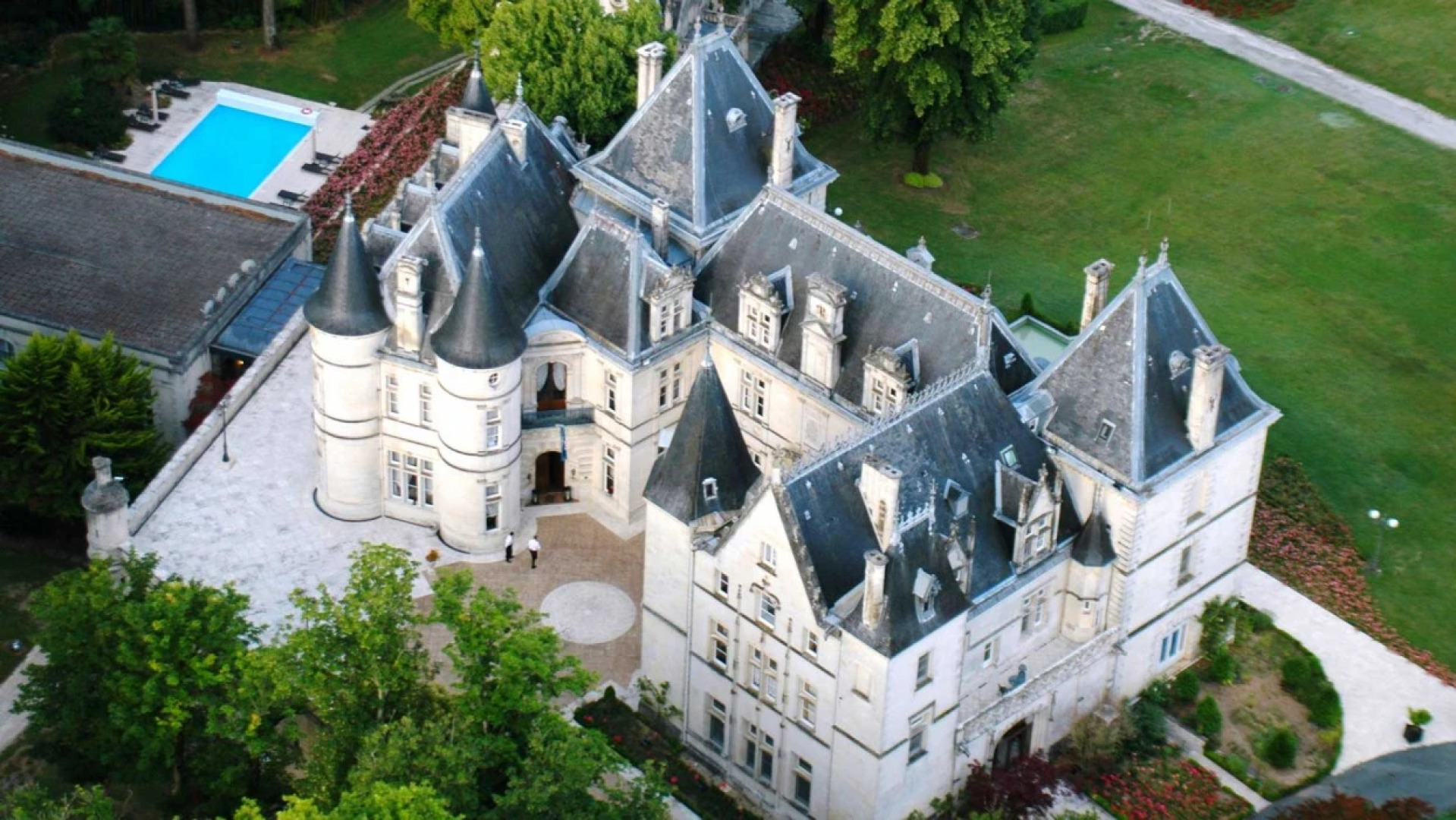 Château De Mirambeau