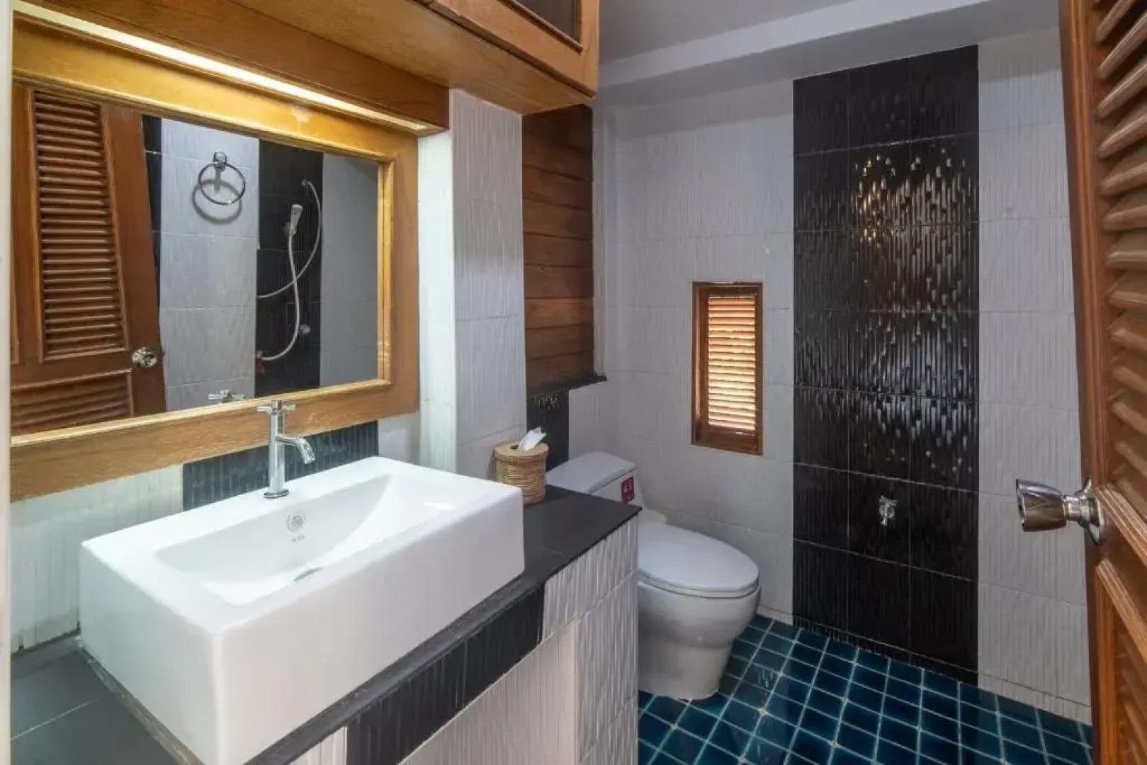 Tawan Riverside - Elephant Resort